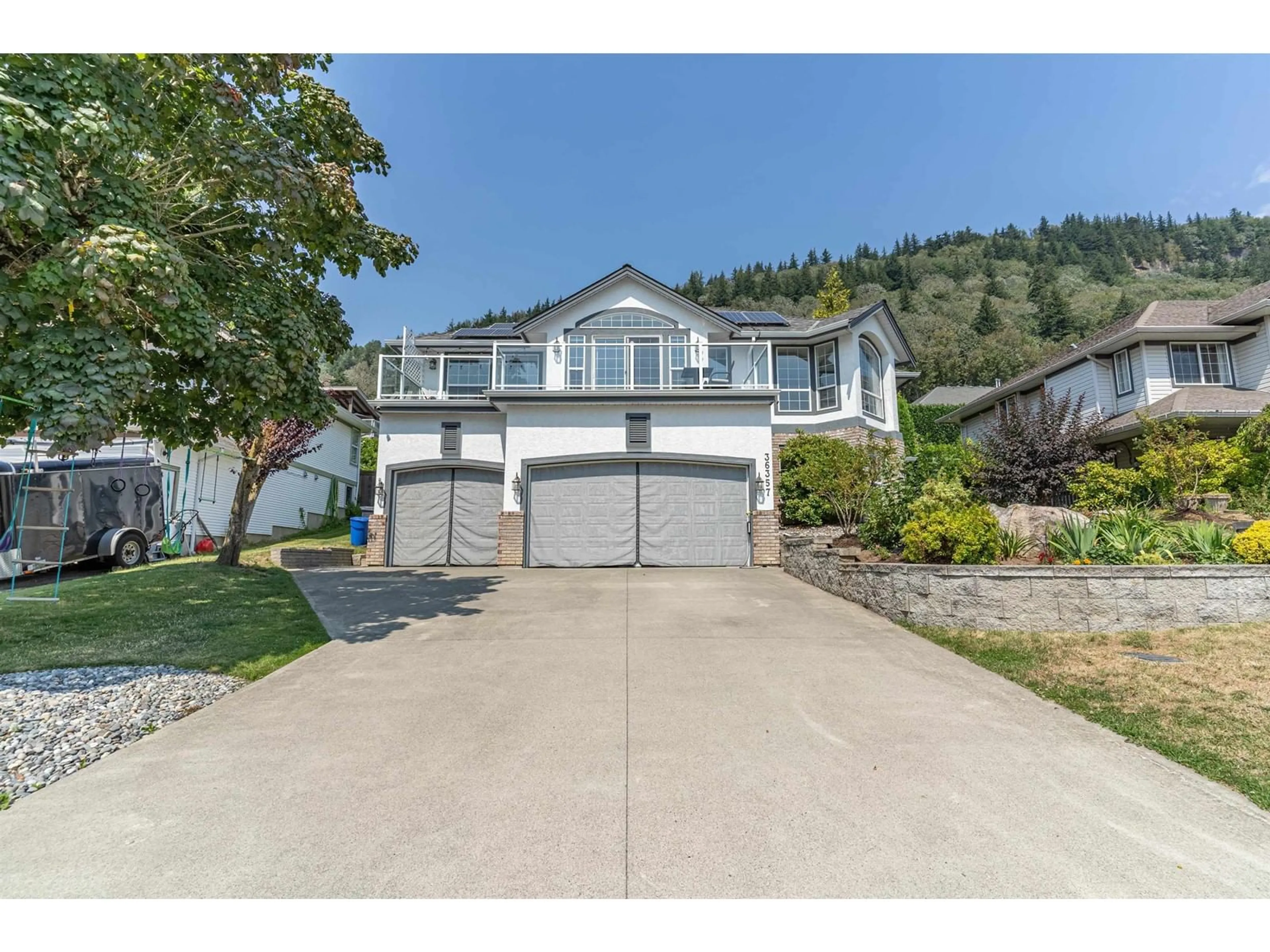 Frontside or backside of a home, the street view for 36357 SANDRINGHAM DRIVE, Abbotsford British Columbia V3G2M4