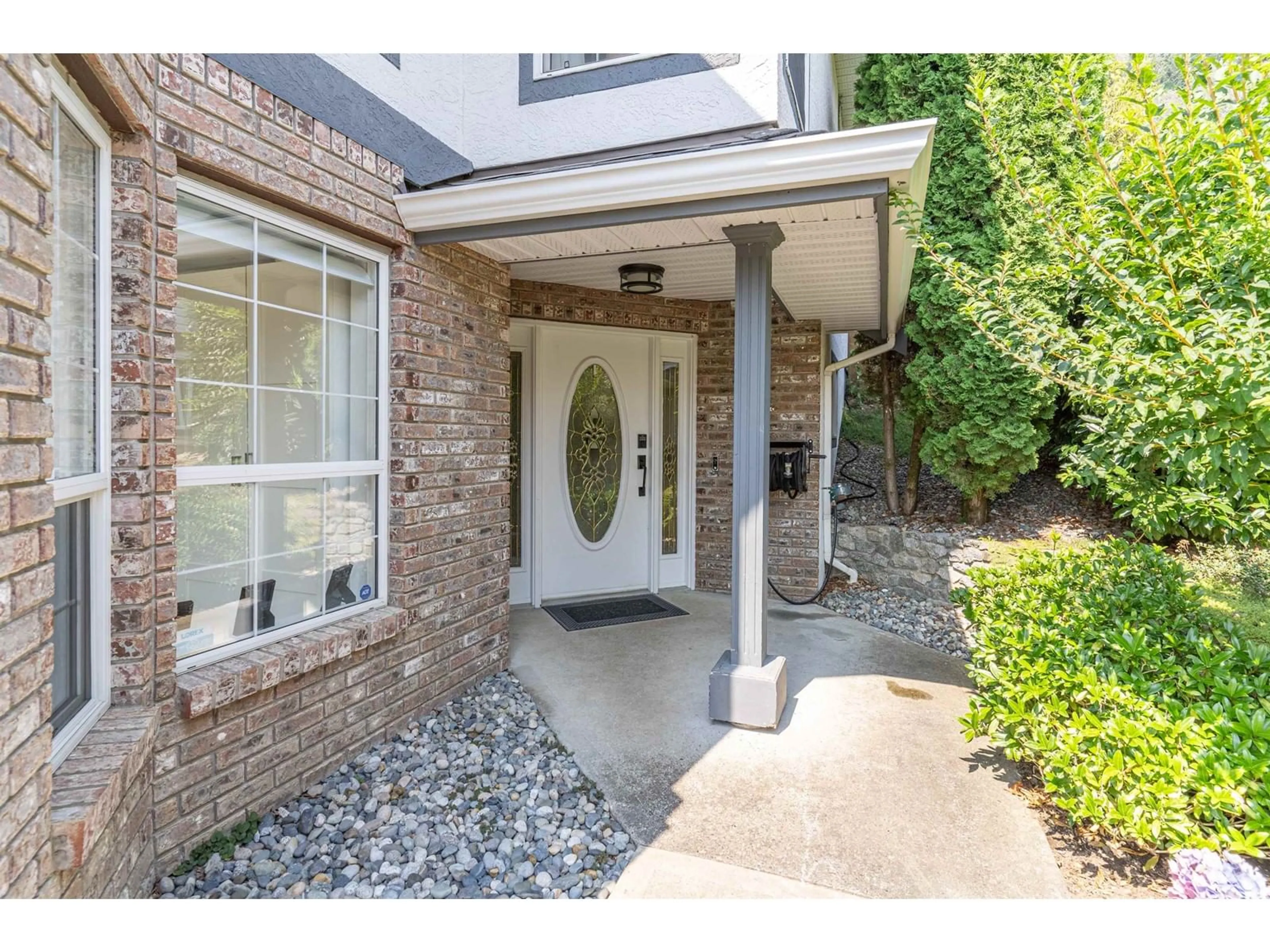 Indoor entryway, cement floor for 36357 SANDRINGHAM DRIVE, Abbotsford British Columbia V3G2M4