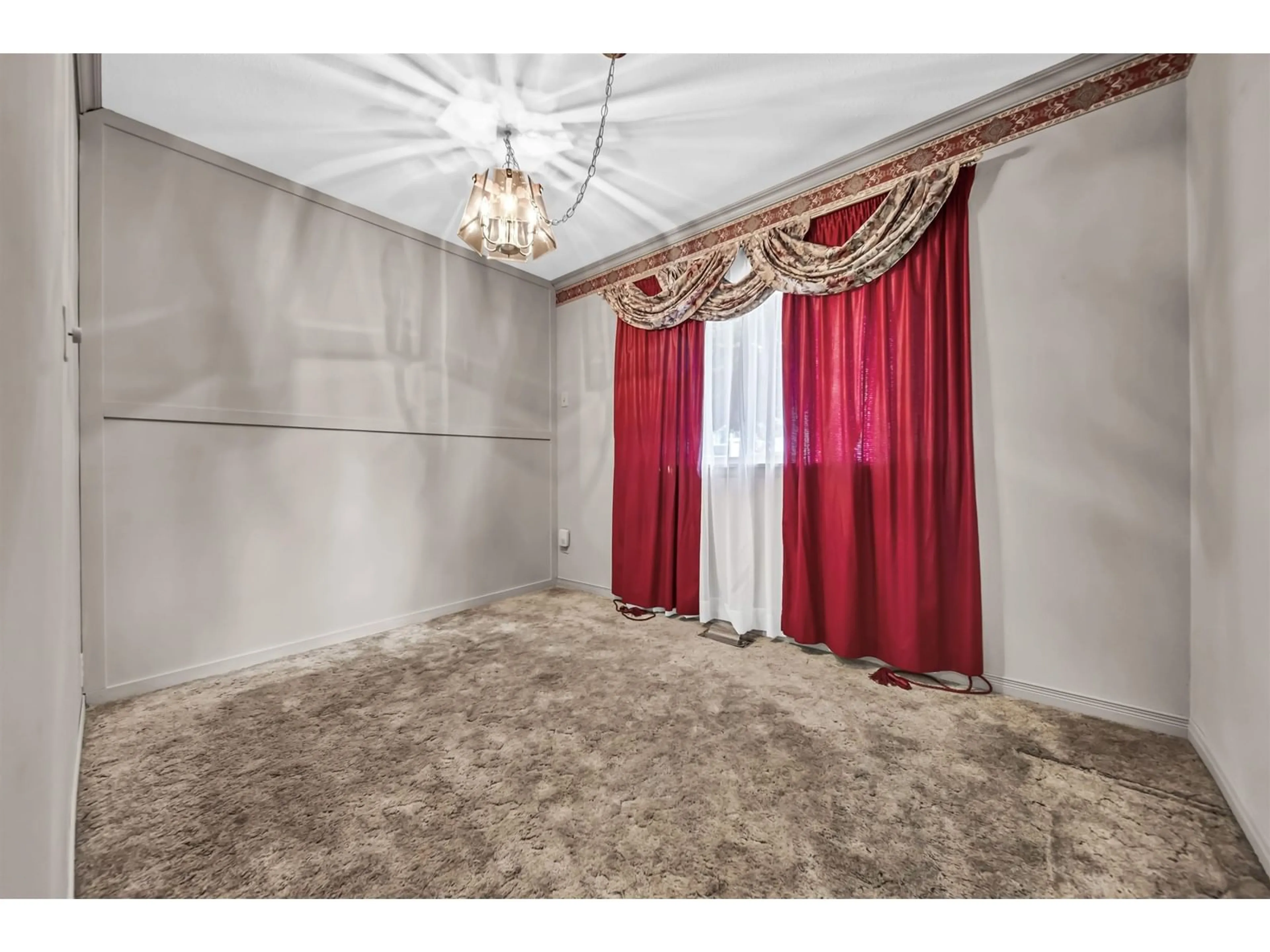 A pic of a room, carpet floors for 14681 110 AVENUE, Surrey British Columbia V3R2A9