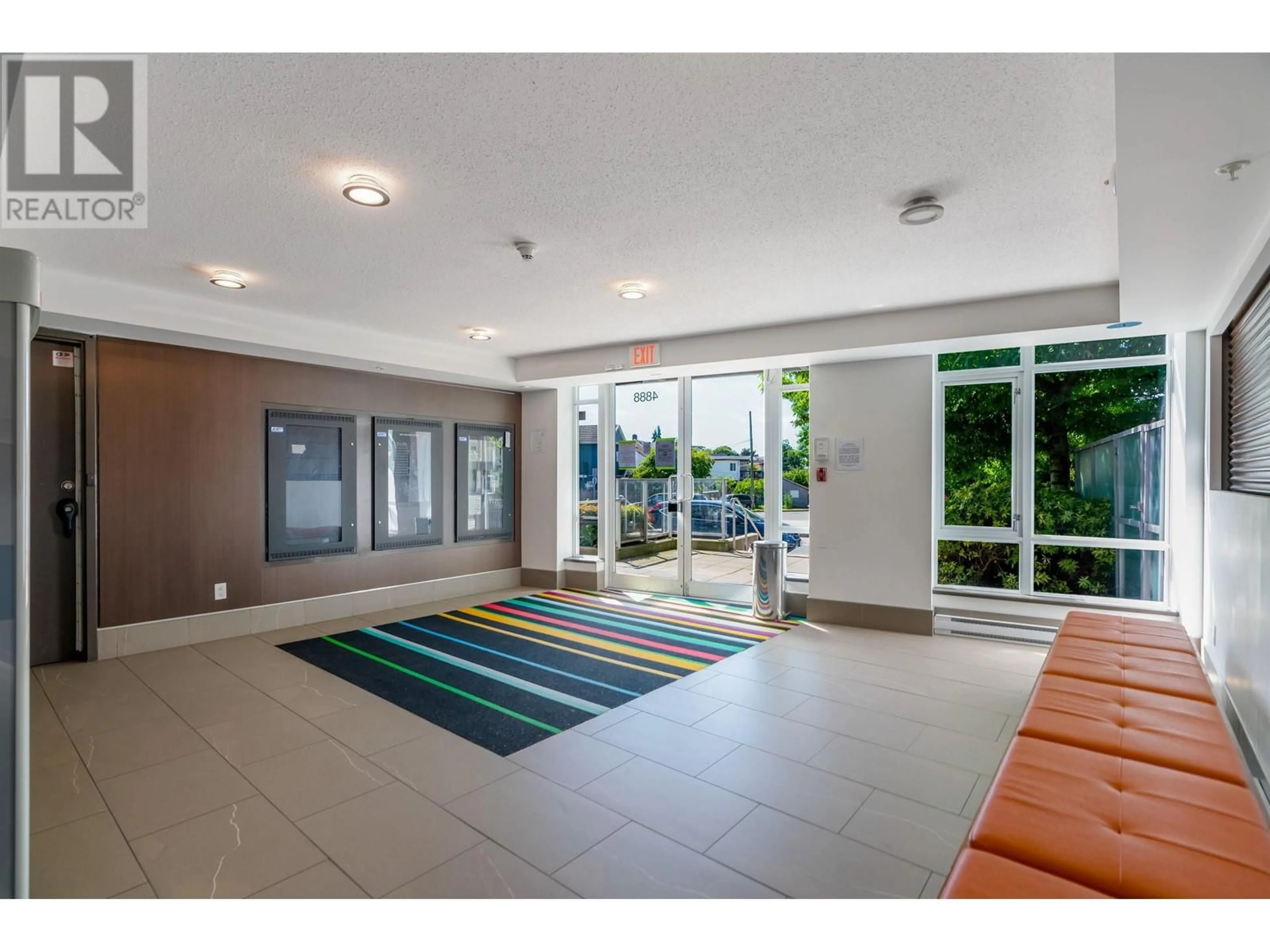 Indoor lobby for 304 4888 NANAIMO STREET, Vancouver British Columbia V5N0B5