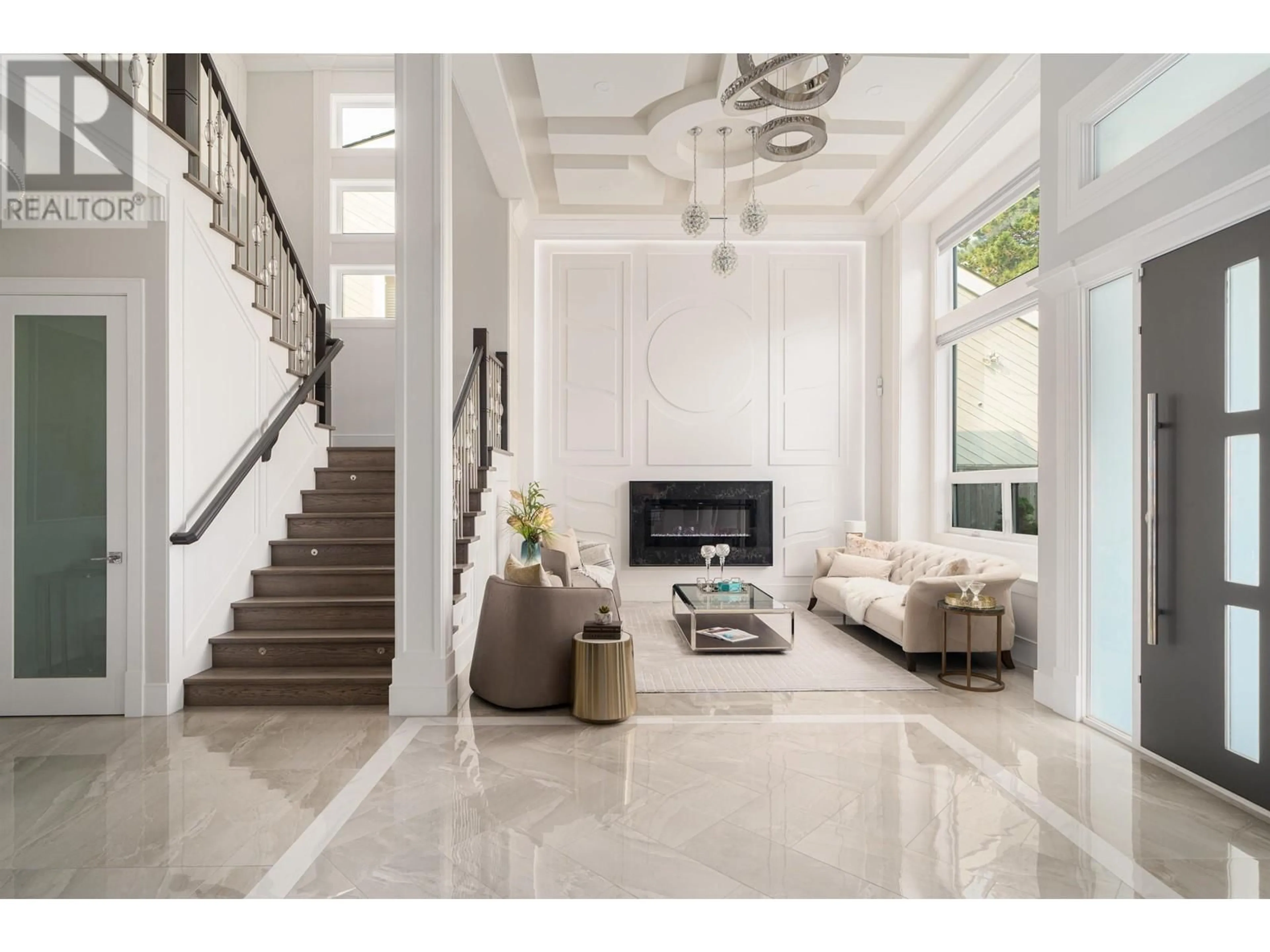 Indoor foyer, ceramic floors for 4668 MAHOOD DRIVE, Richmond British Columbia V7E5C4