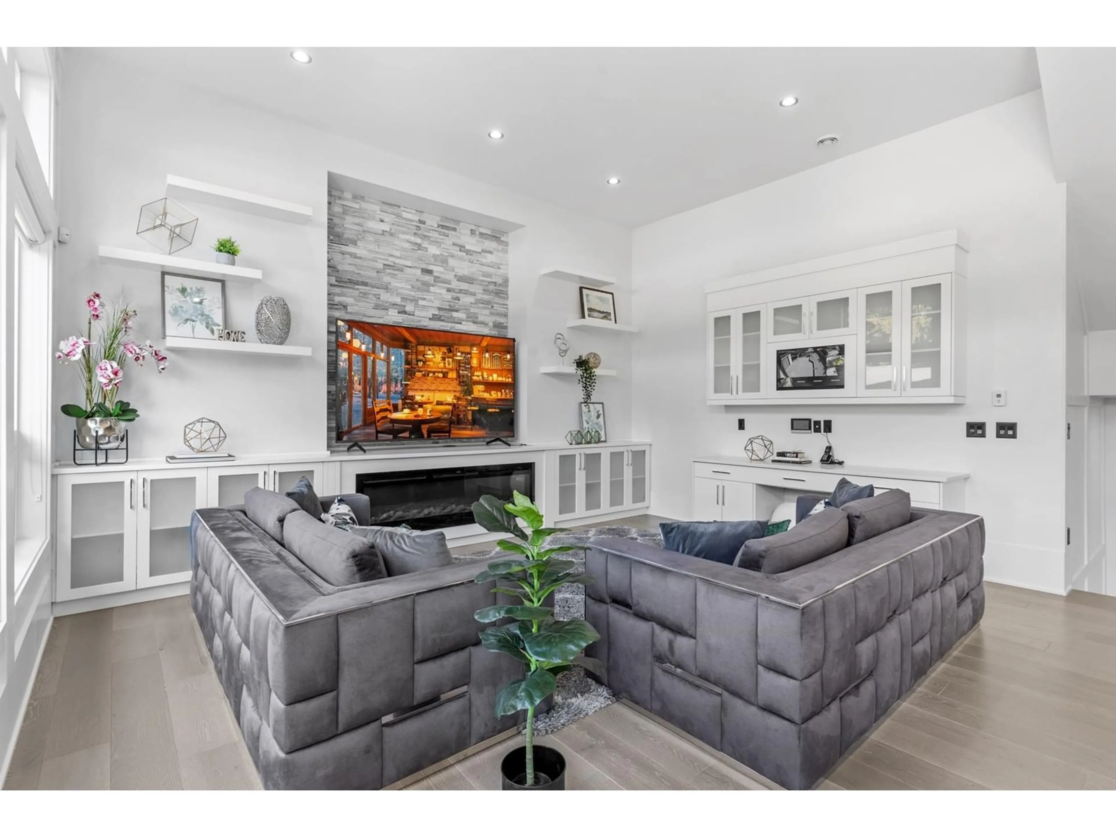 Living room, wood floors for 20849 44A AVENUE, Langley British Columbia V3A8Y1