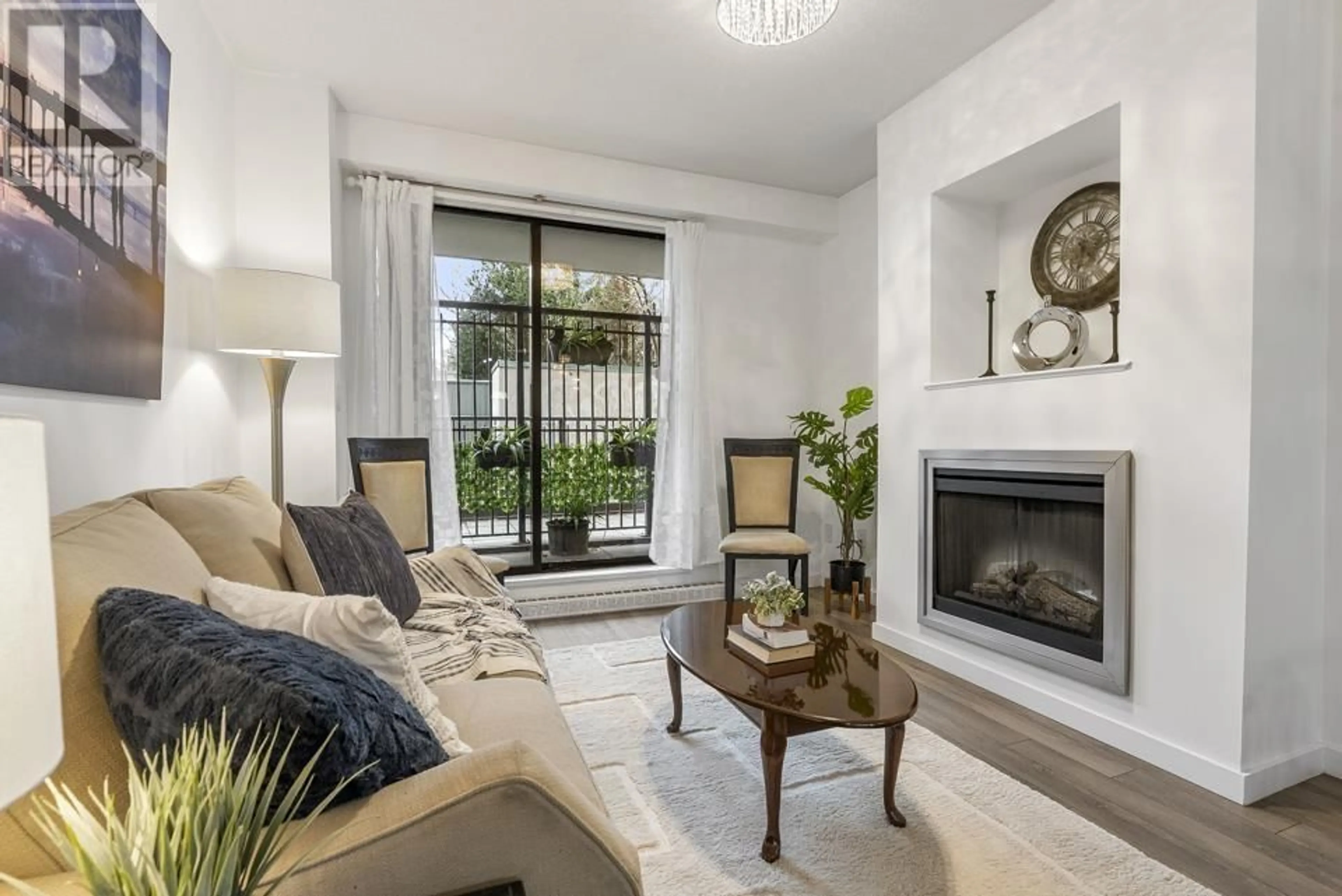 Living room, wood floors for 203 511 ROCHESTER AVENUE, Coquitlam British Columbia V3K0A2