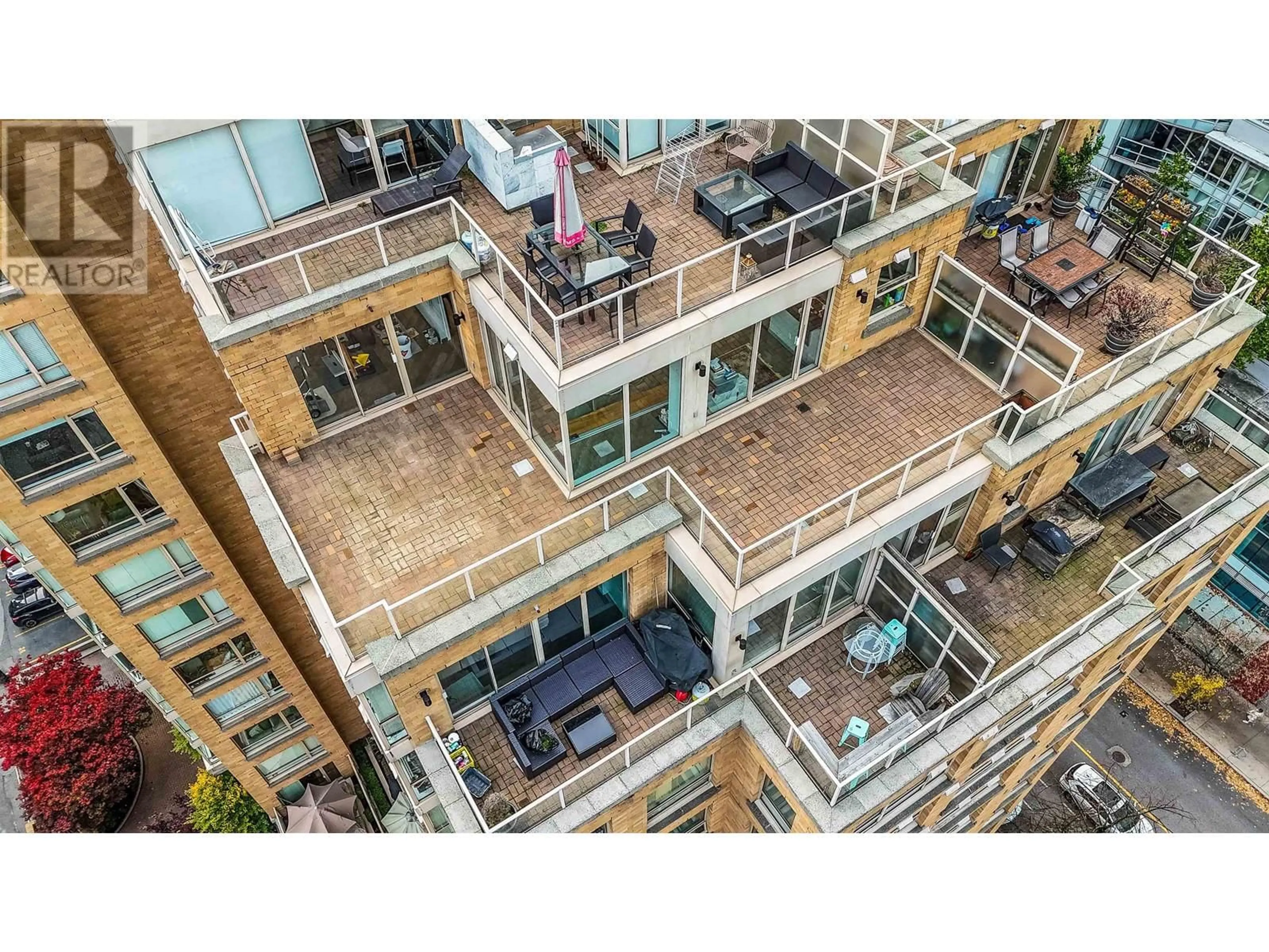 Indoor lobby, ceramic floors for 1308 822 HOMER STREET, Vancouver British Columbia V6B6M3