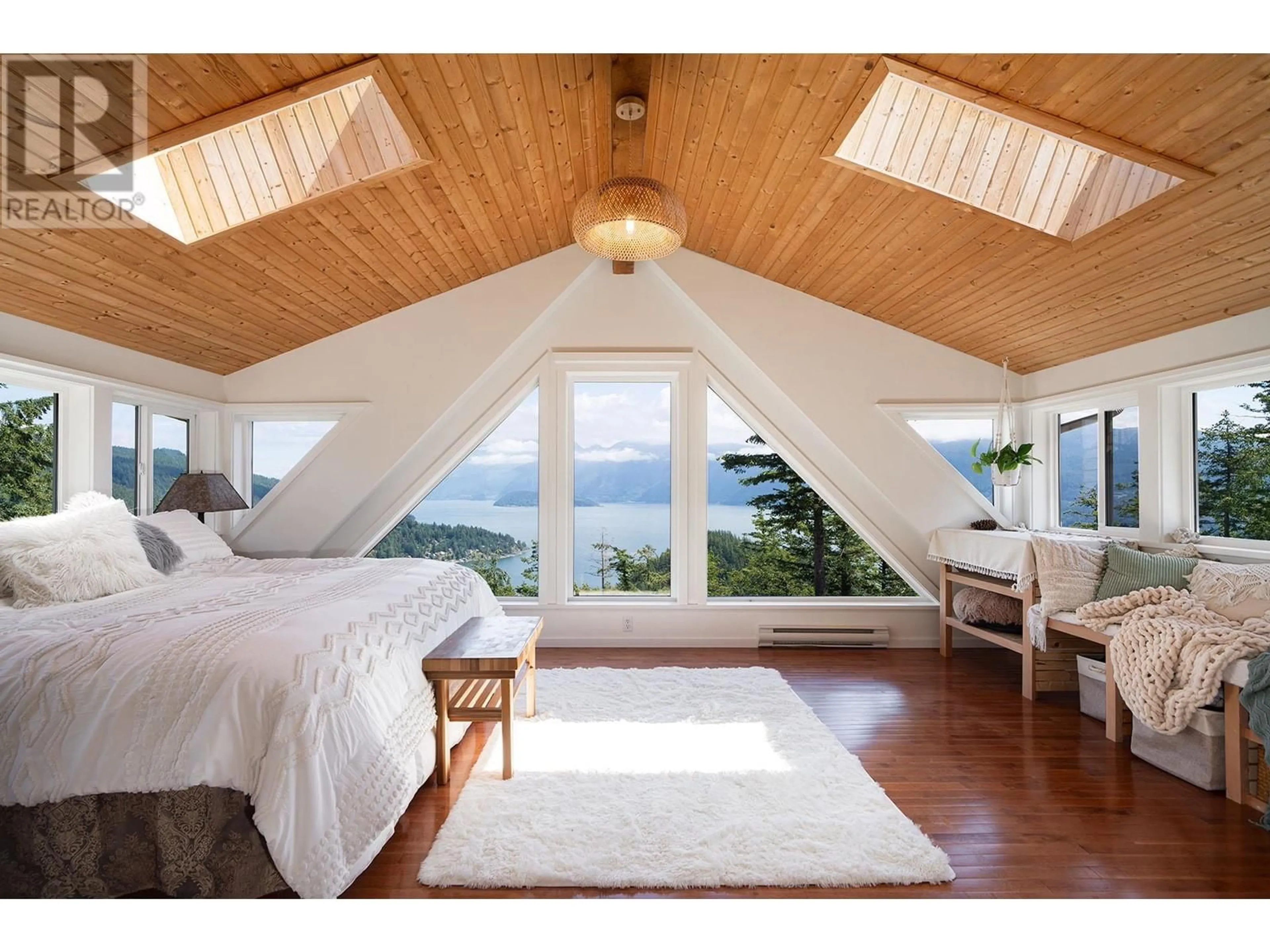 Blurry image for 845 VALHALLA PLACE, Bowen Island British Columbia V0N1G1