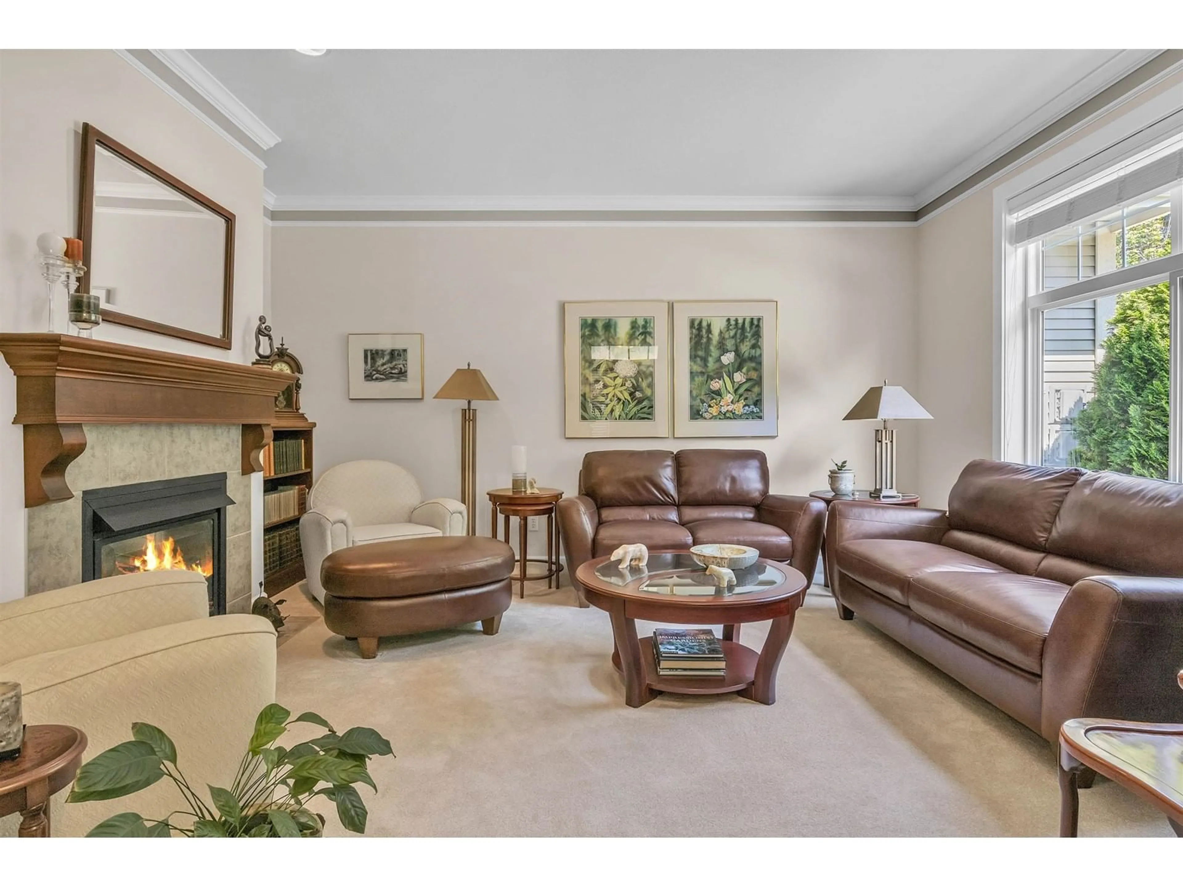 Living room, wood floors for 6 3532 MCKINLEY DRIVE, Abbotsford British Columbia V2S8M6