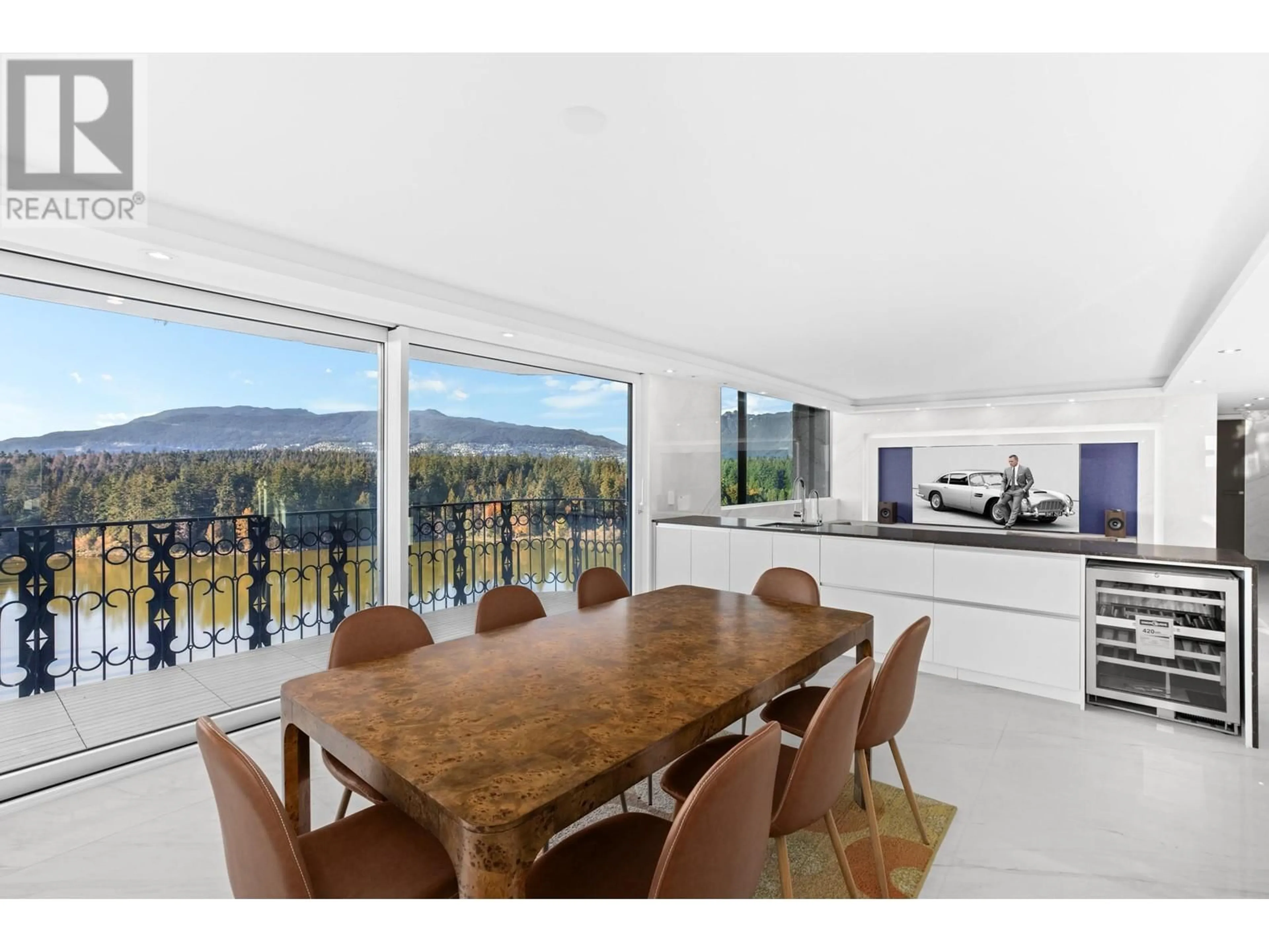 Dining room, wood floors, cottage for 1501 845 CHILCO STREET, Vancouver British Columbia V6G2R2