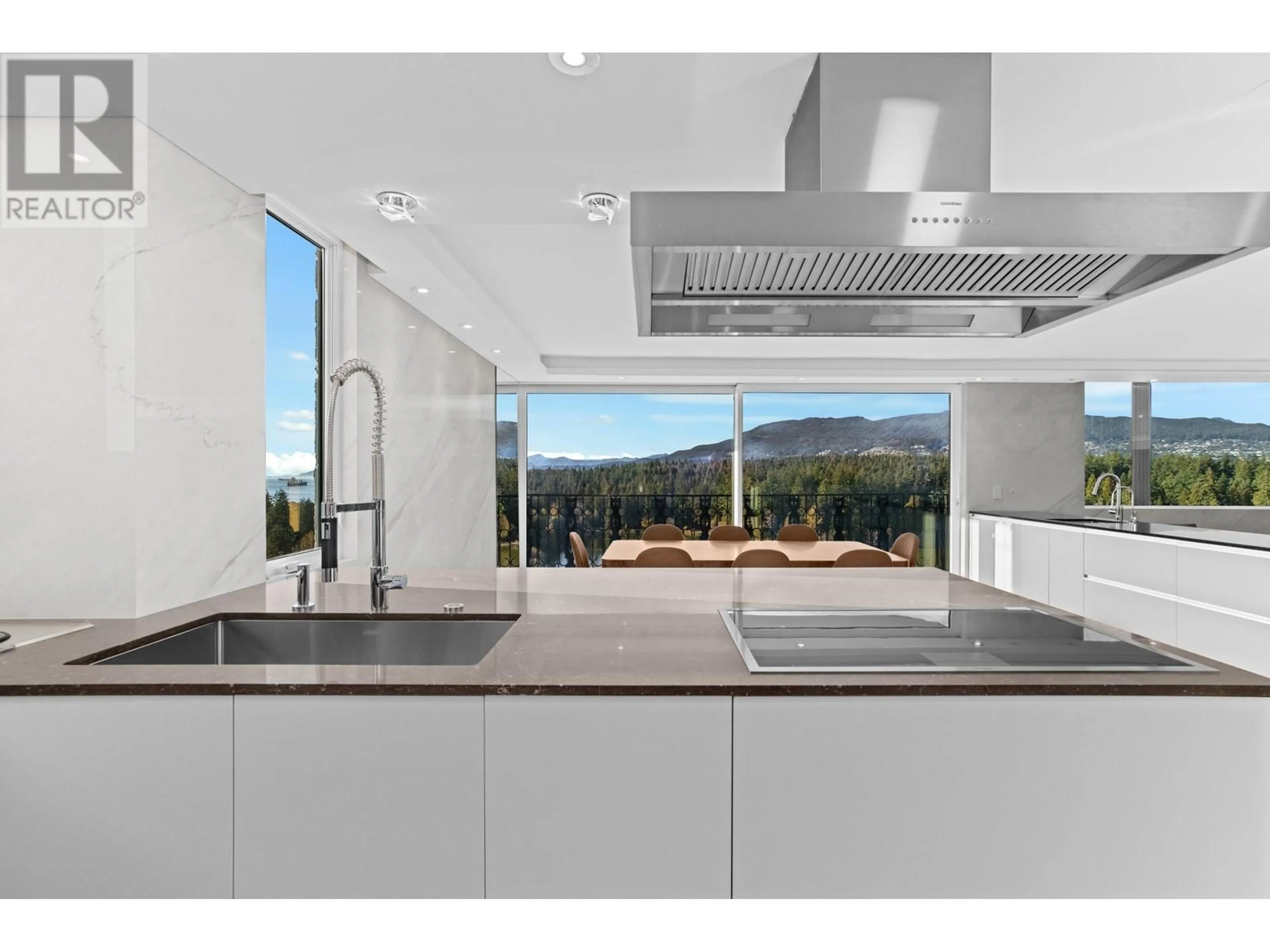 Contemporary kitchen, ceramic floors, mountain for 1501 845 CHILCO STREET, Vancouver British Columbia V6G2R2