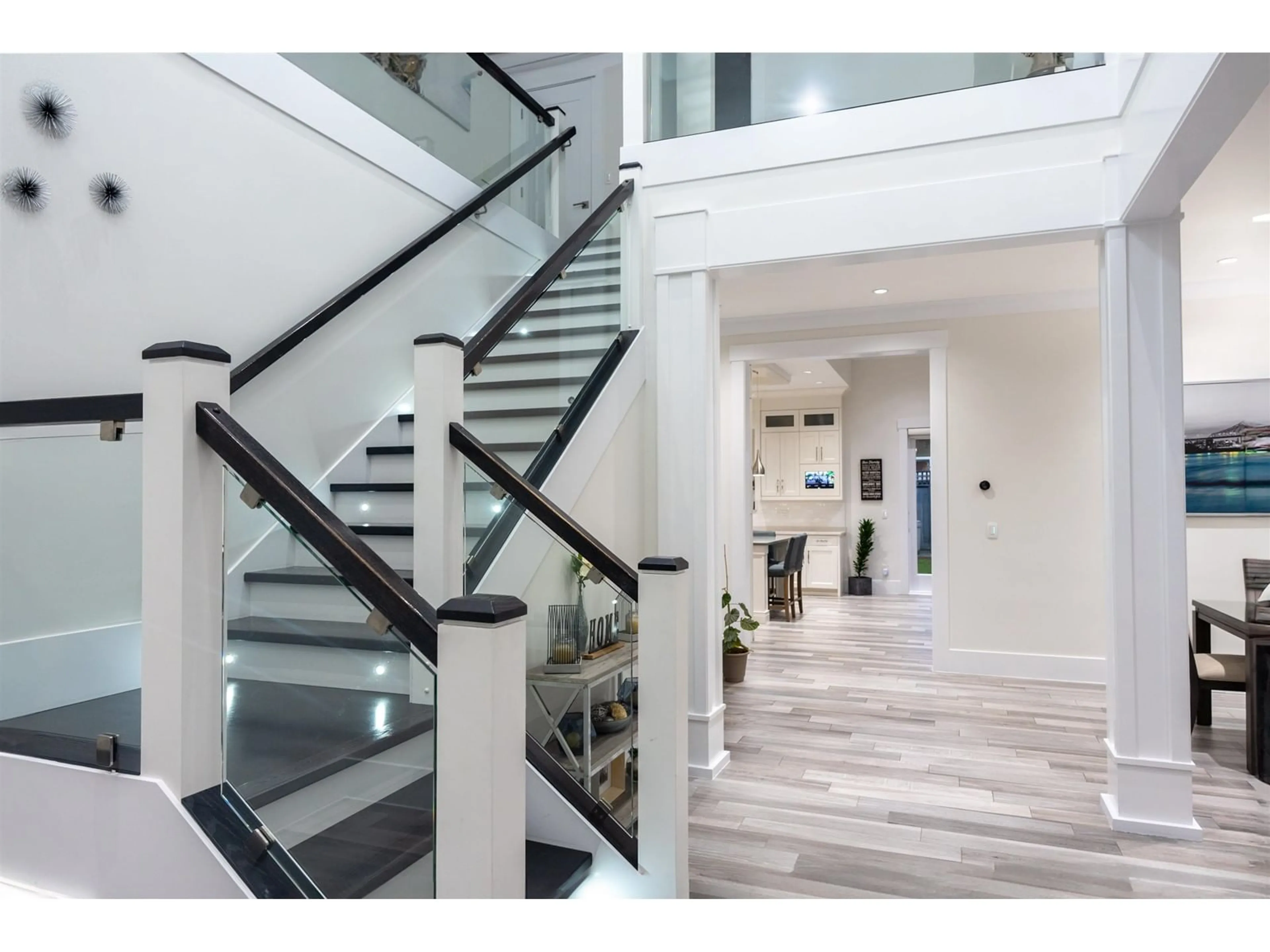 Indoor foyer, wood floors for 8110 113B STREET, Delta British Columbia V4C5G1