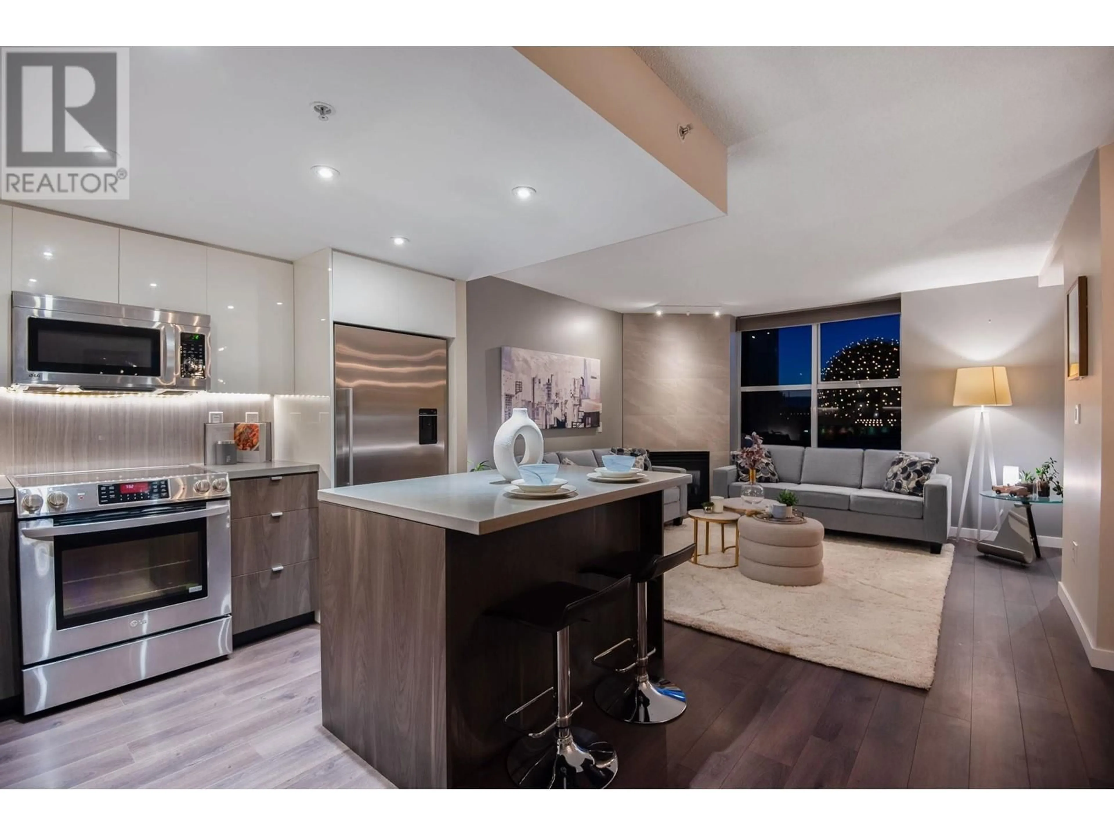 Open concept kitchen for 501 1255 MAIN STREET, Vancouver British Columbia V6A4G5