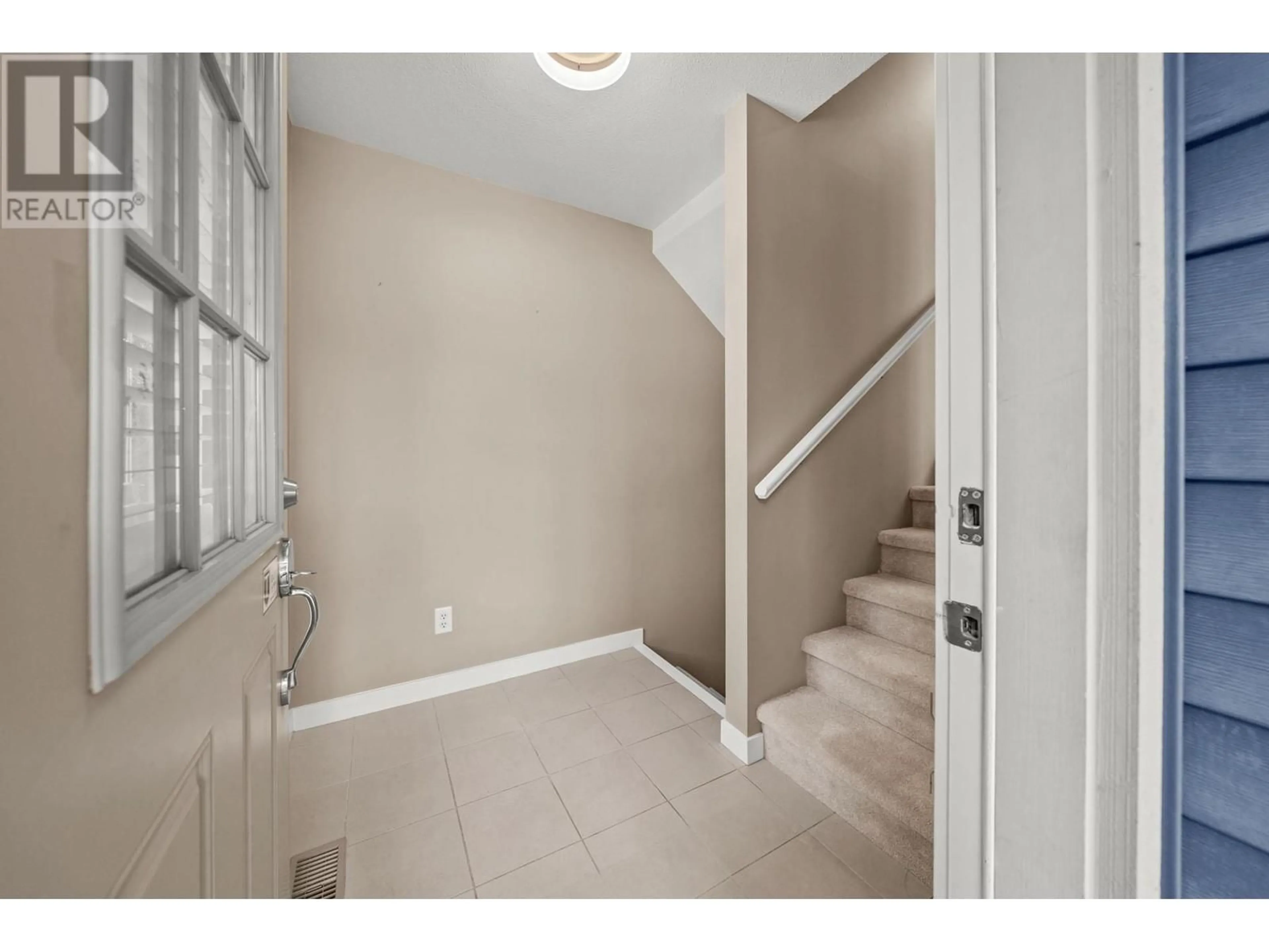 Indoor entryway, carpet floors for 92 9800 ODLIN ROAD, Richmond British Columbia V6X0C2