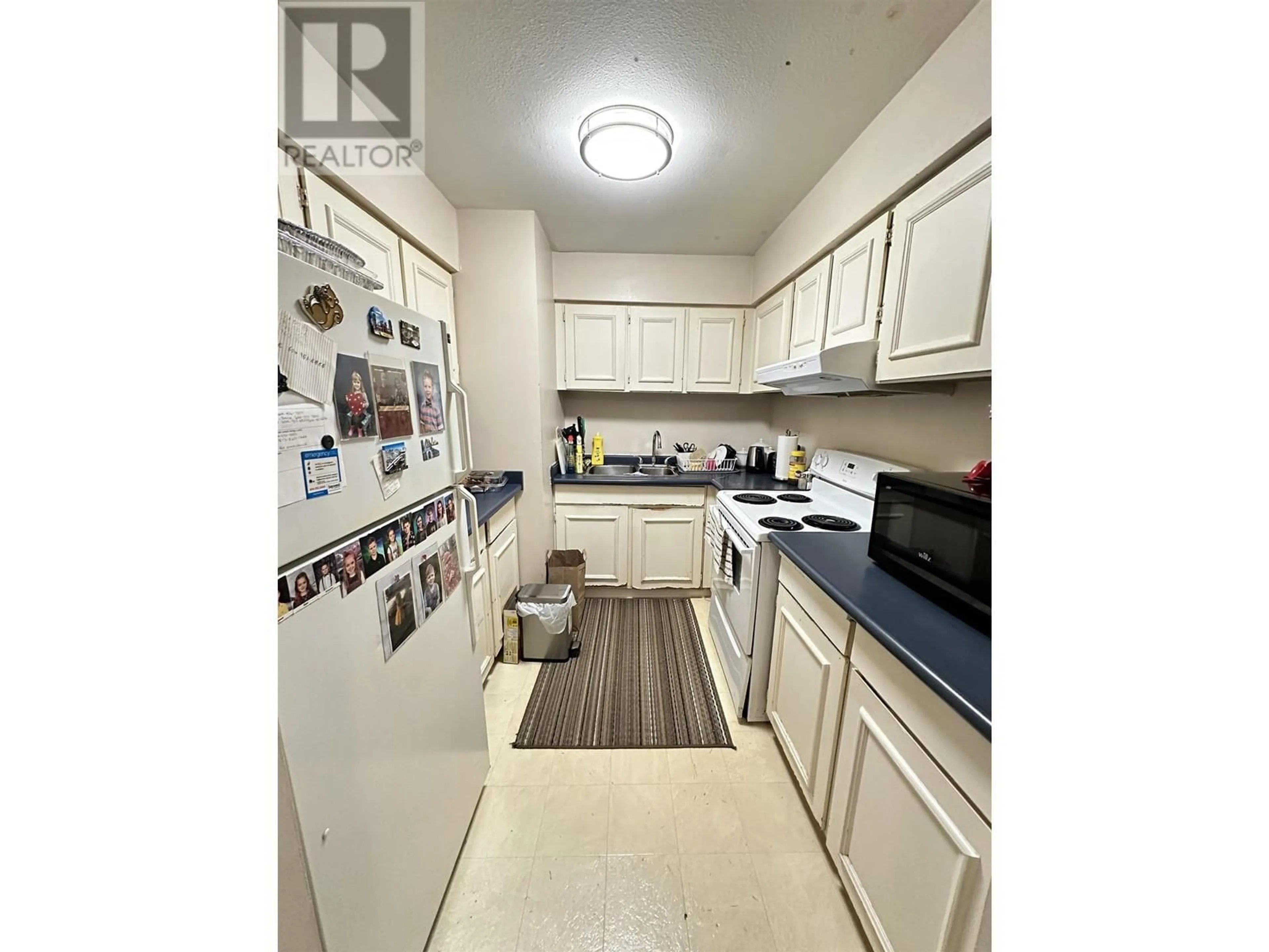 Kitchen, not visible floor for 1 319 HIGHLAND WAY, Port Moody British Columbia V3H3V6