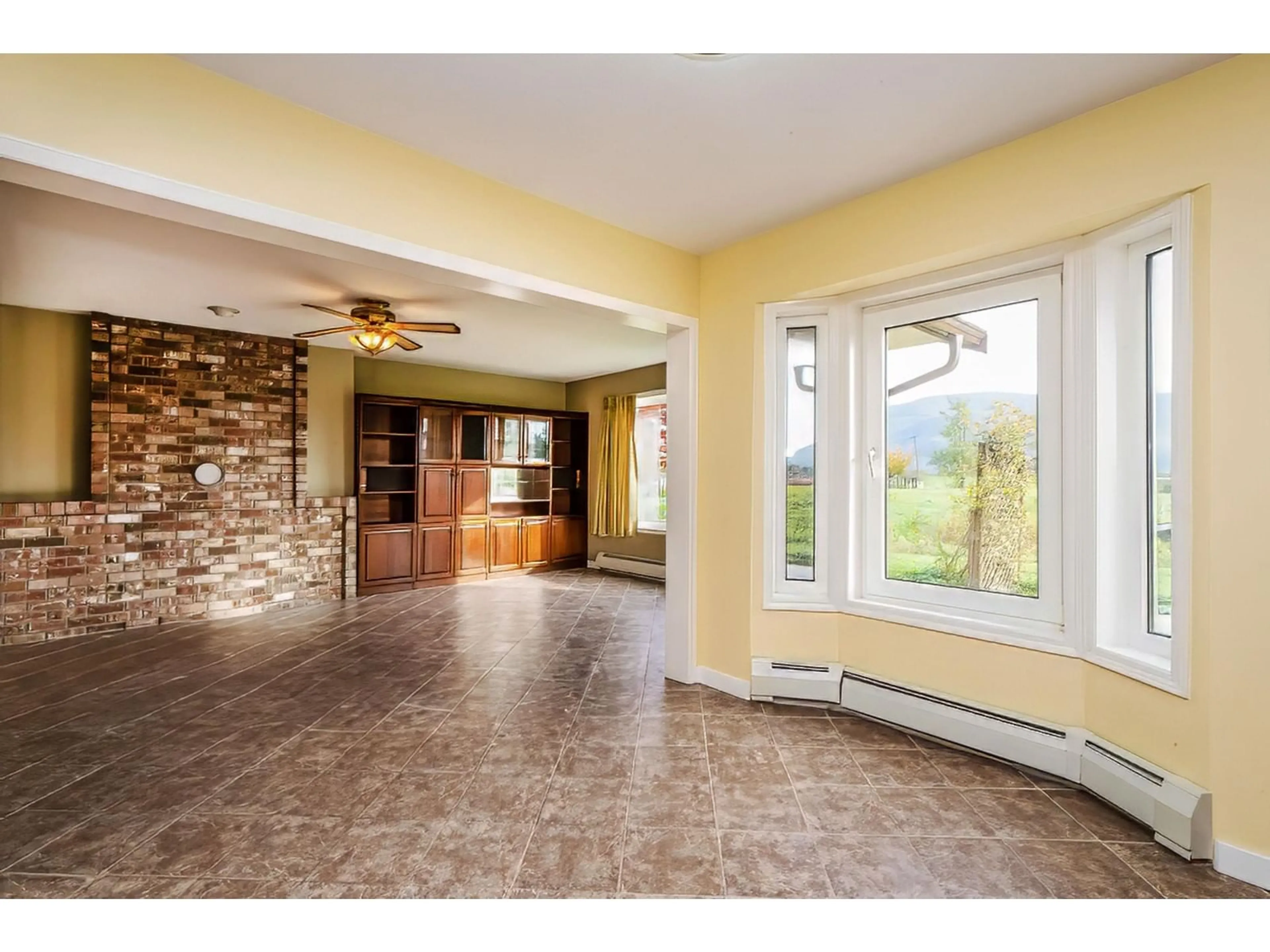 Indoor foyer, wood floors for 9535-9593 CATHERWOOD ROAD, Mission British Columbia V0M1H0