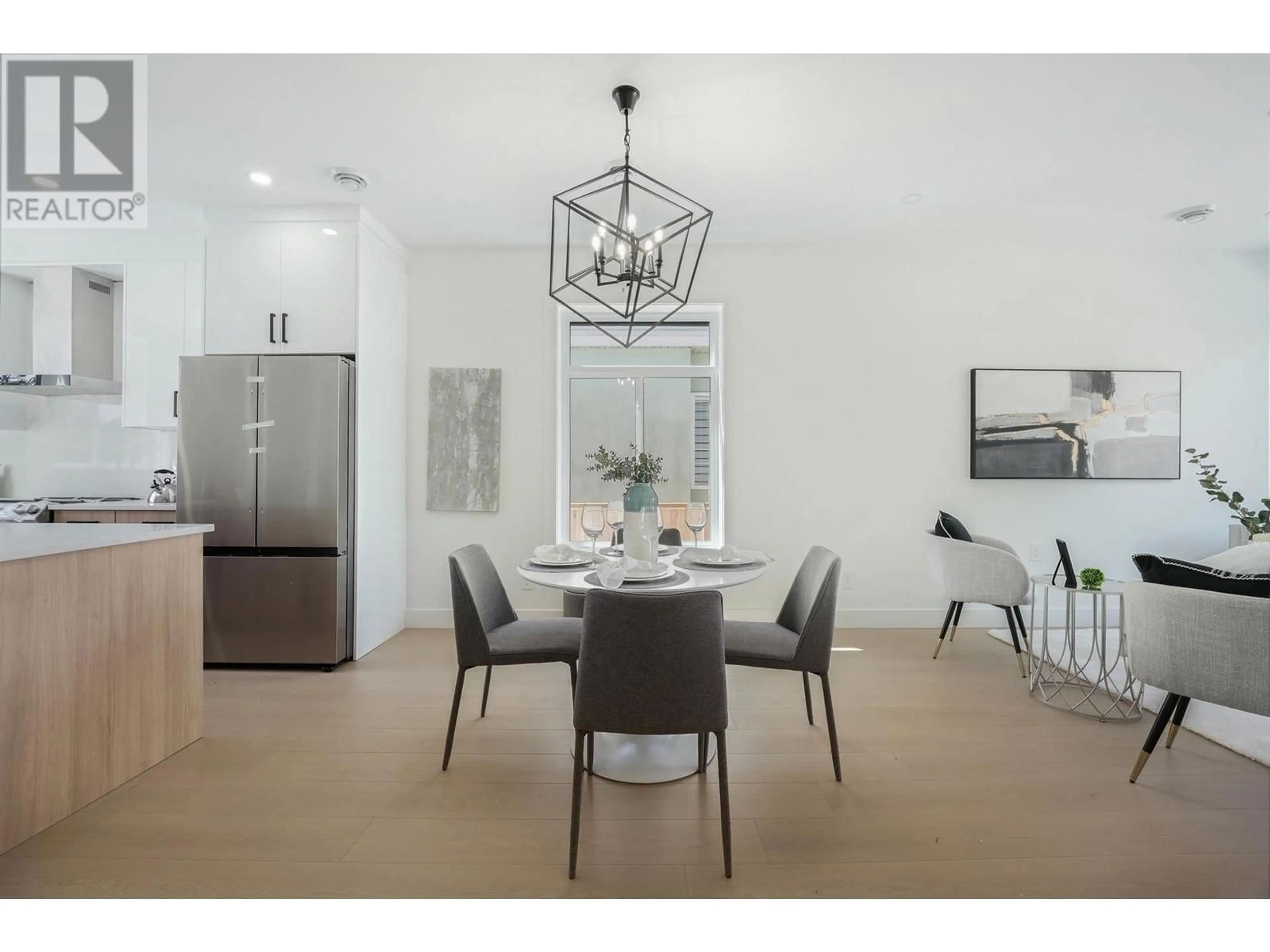 Dining room, wood floors for 2262 NEWPORT AVENUE, Vancouver British Columbia V5P2J2