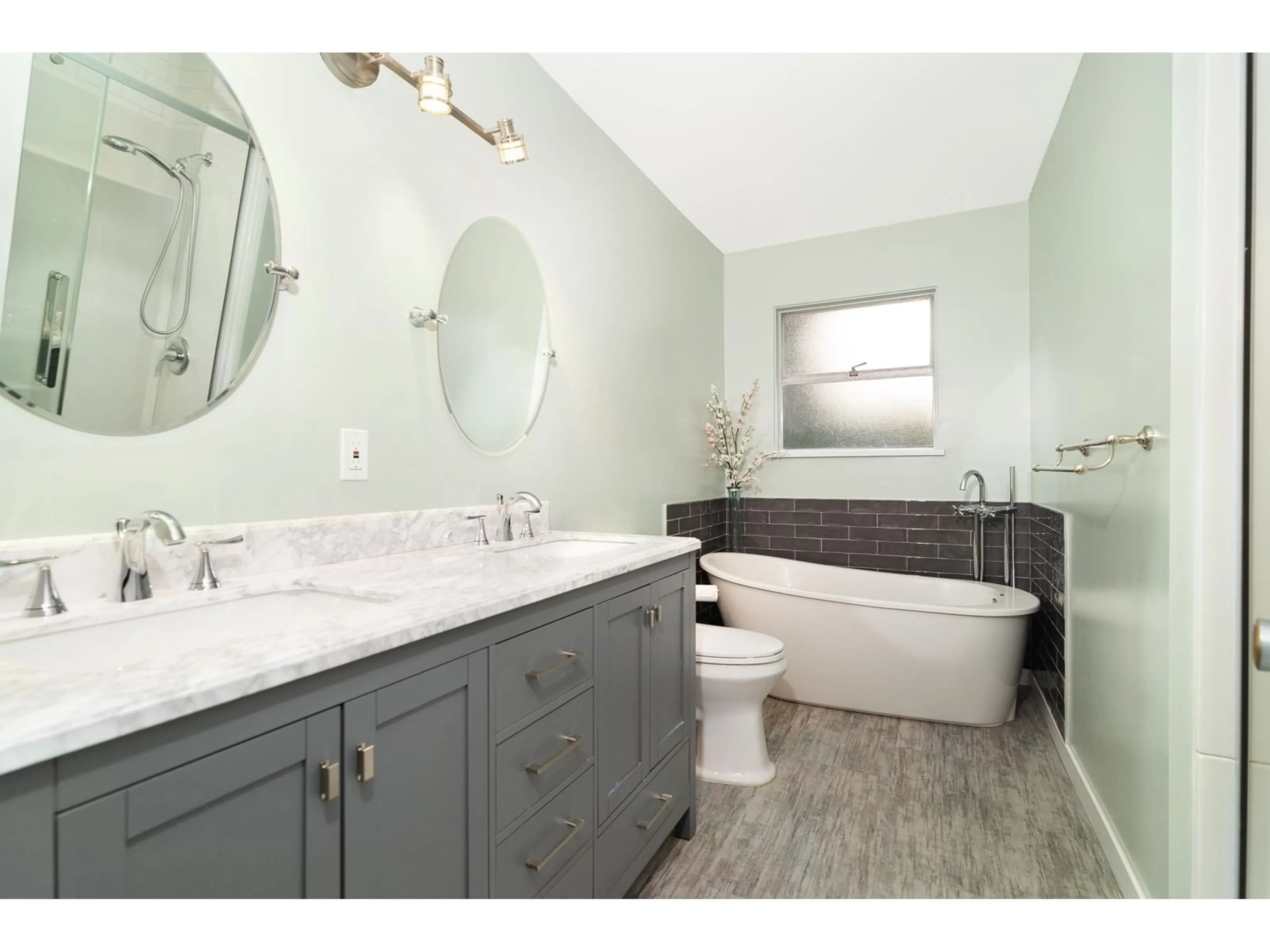 Contemporary bathroom, wood floors for 15110 PHEASANT DRIVE, Surrey British Columbia V3R4X5