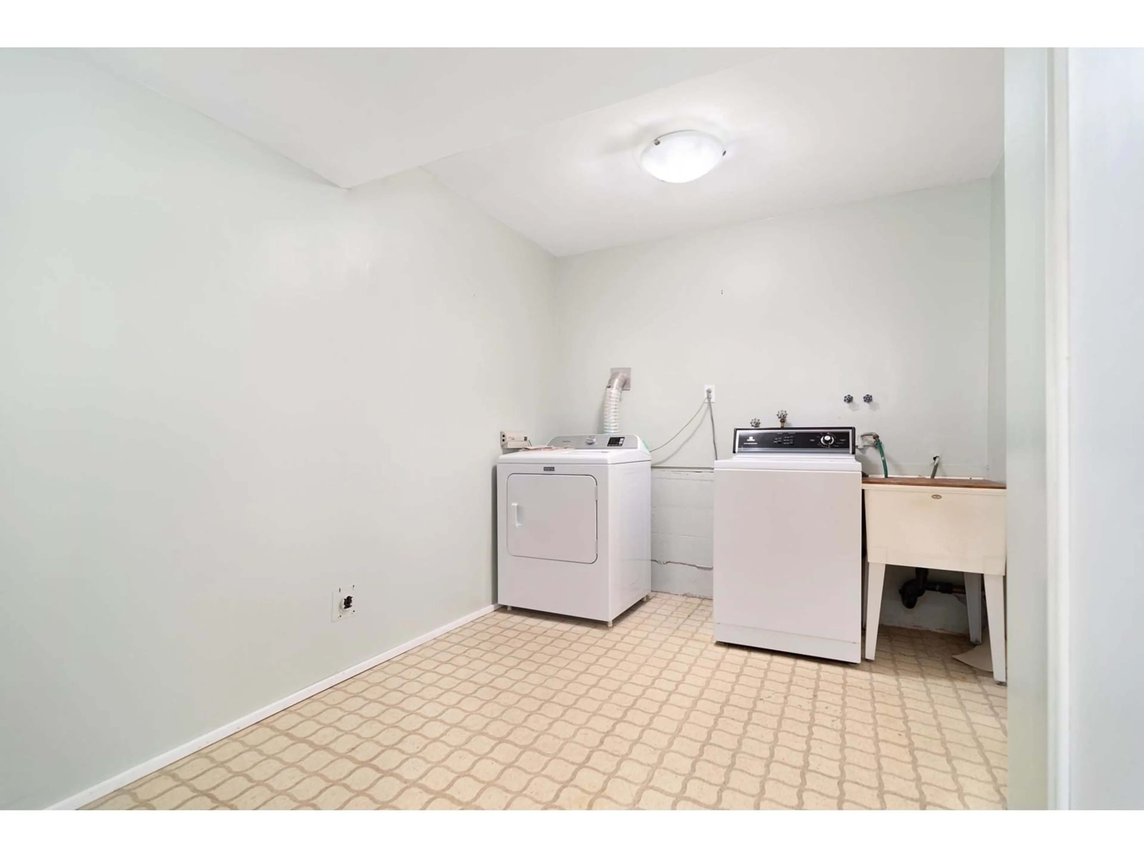 Laundry room for 15110 PHEASANT DRIVE, Surrey British Columbia V3R4X5