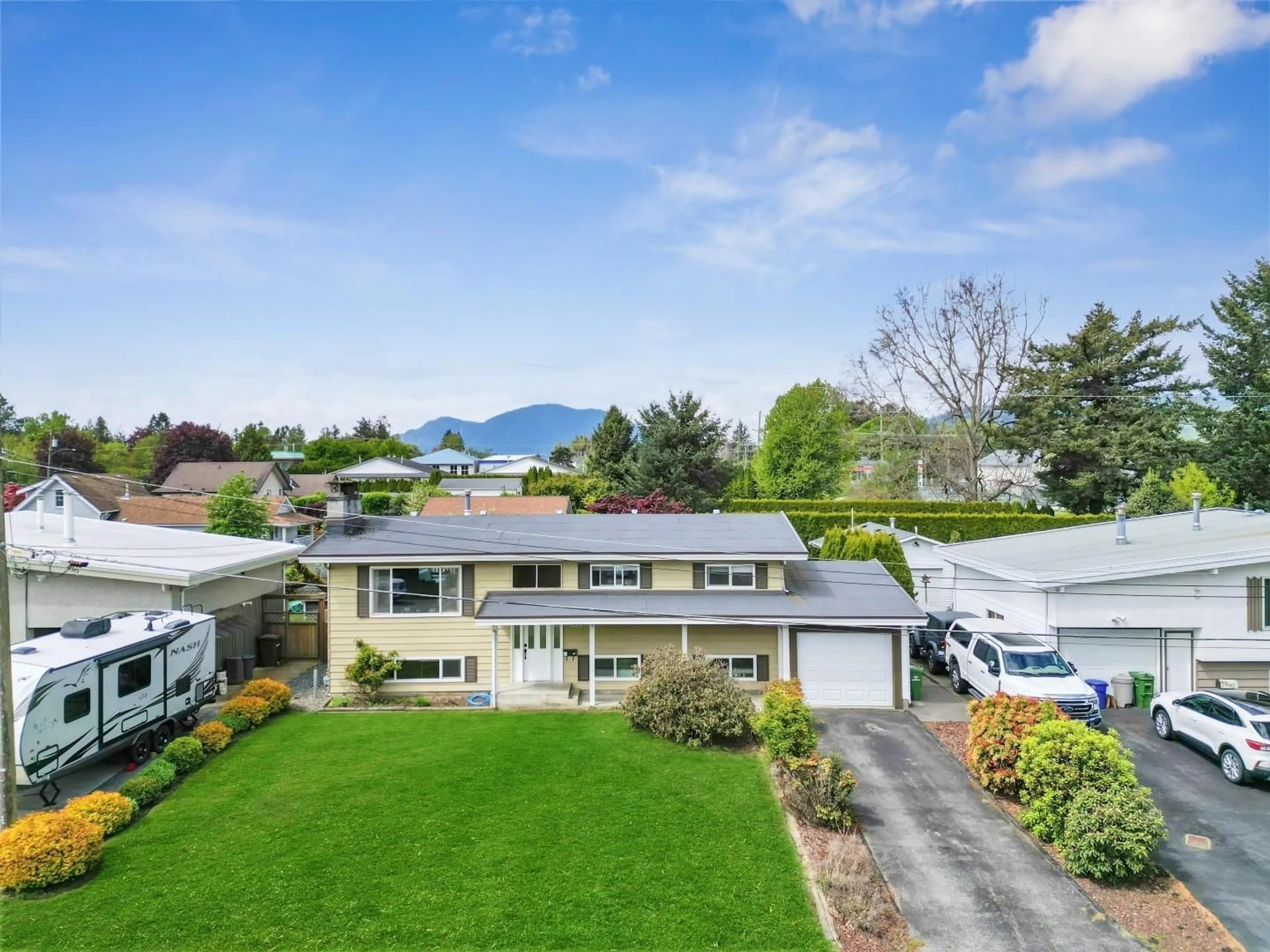 Frontside or backside of a home, cottage for 7165 GORDON DRIVE, Chilliwack British Columbia V2R1X7