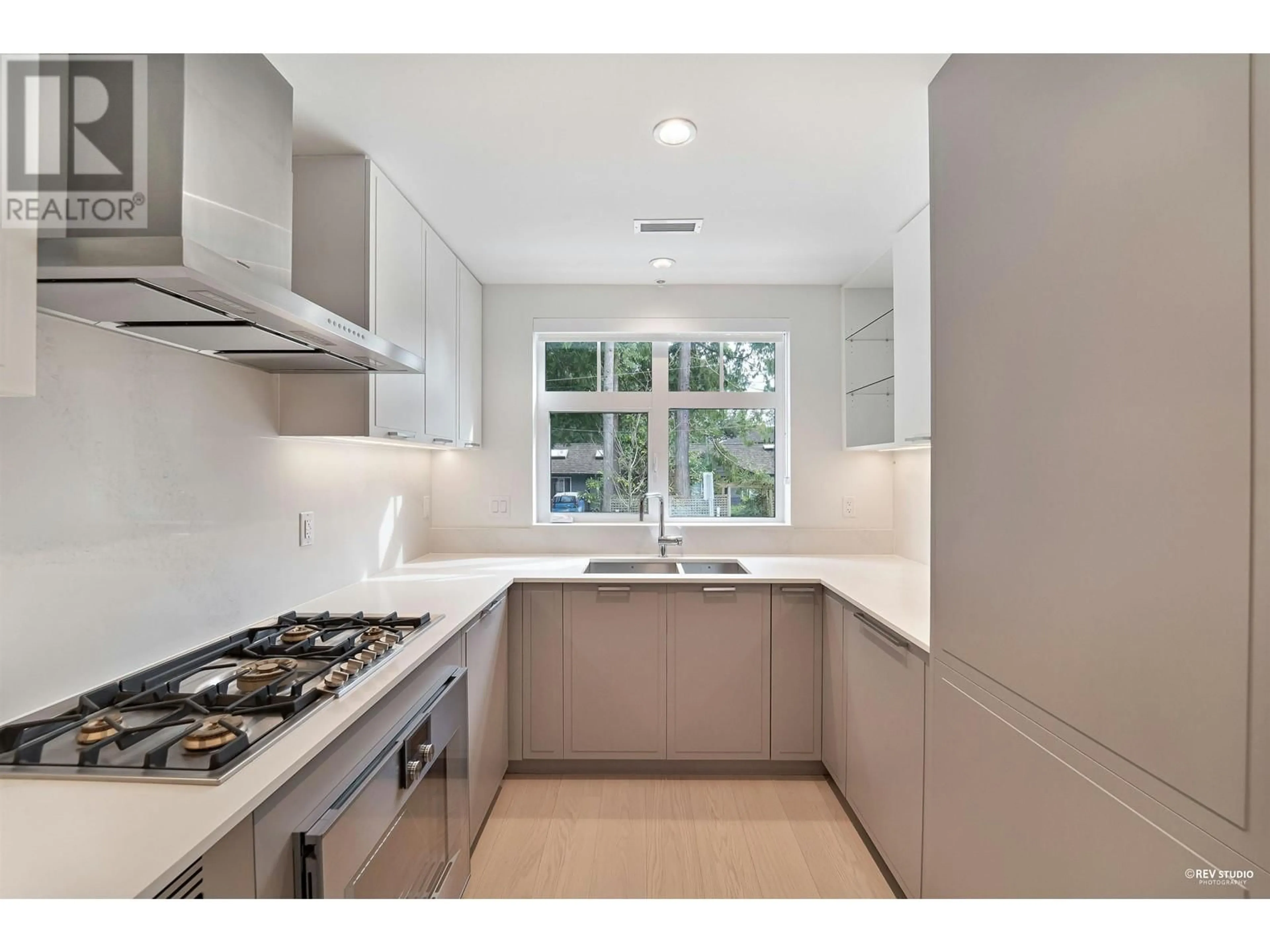 Standard kitchen, wood floors for 7 1960 GLENAIRE DRIVE, Vancouver British Columbia V7P1Y1