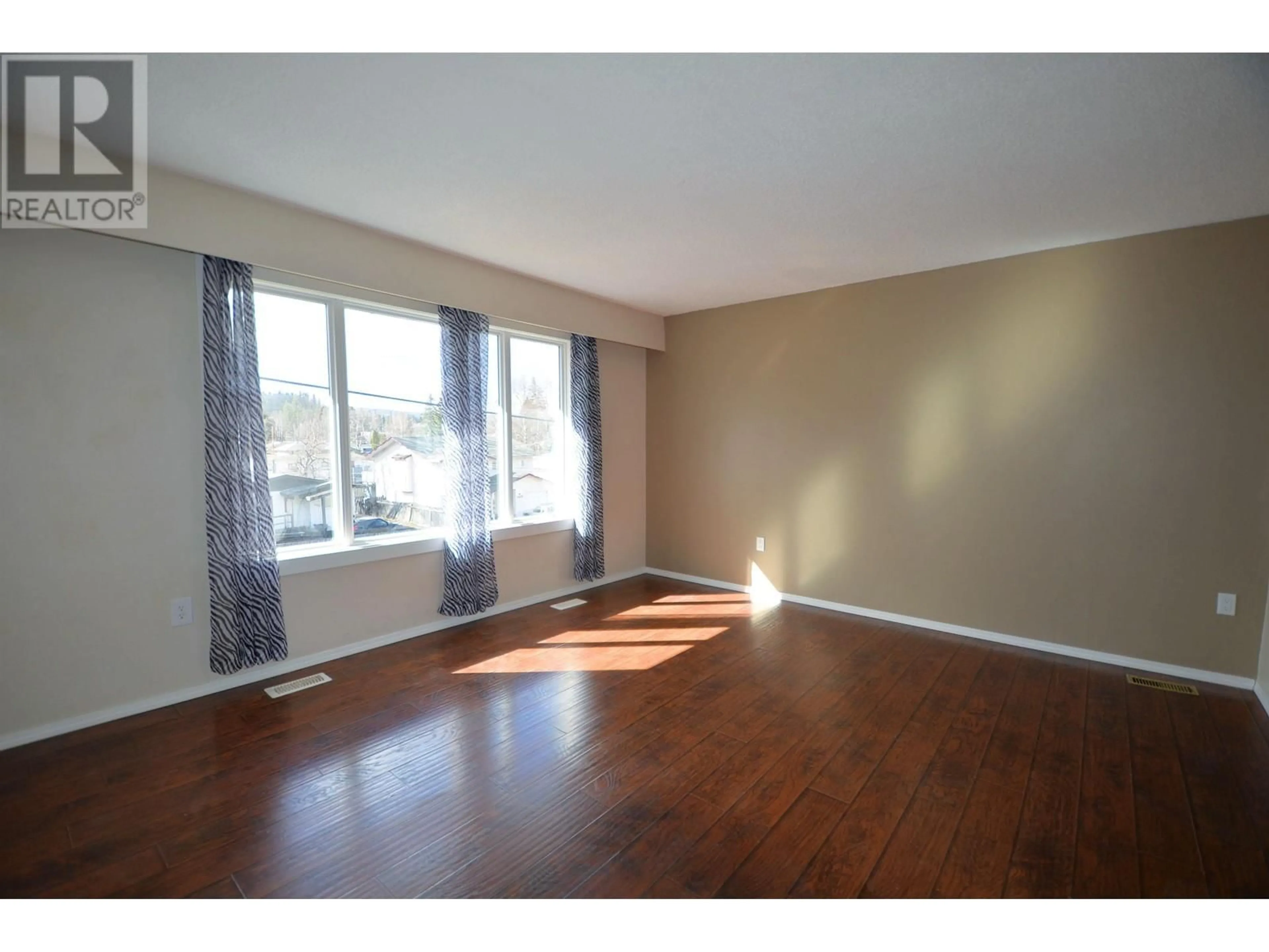 A pic of a room, wood floors for 2650 OAK STREET, Prince George British Columbia V2L2A6