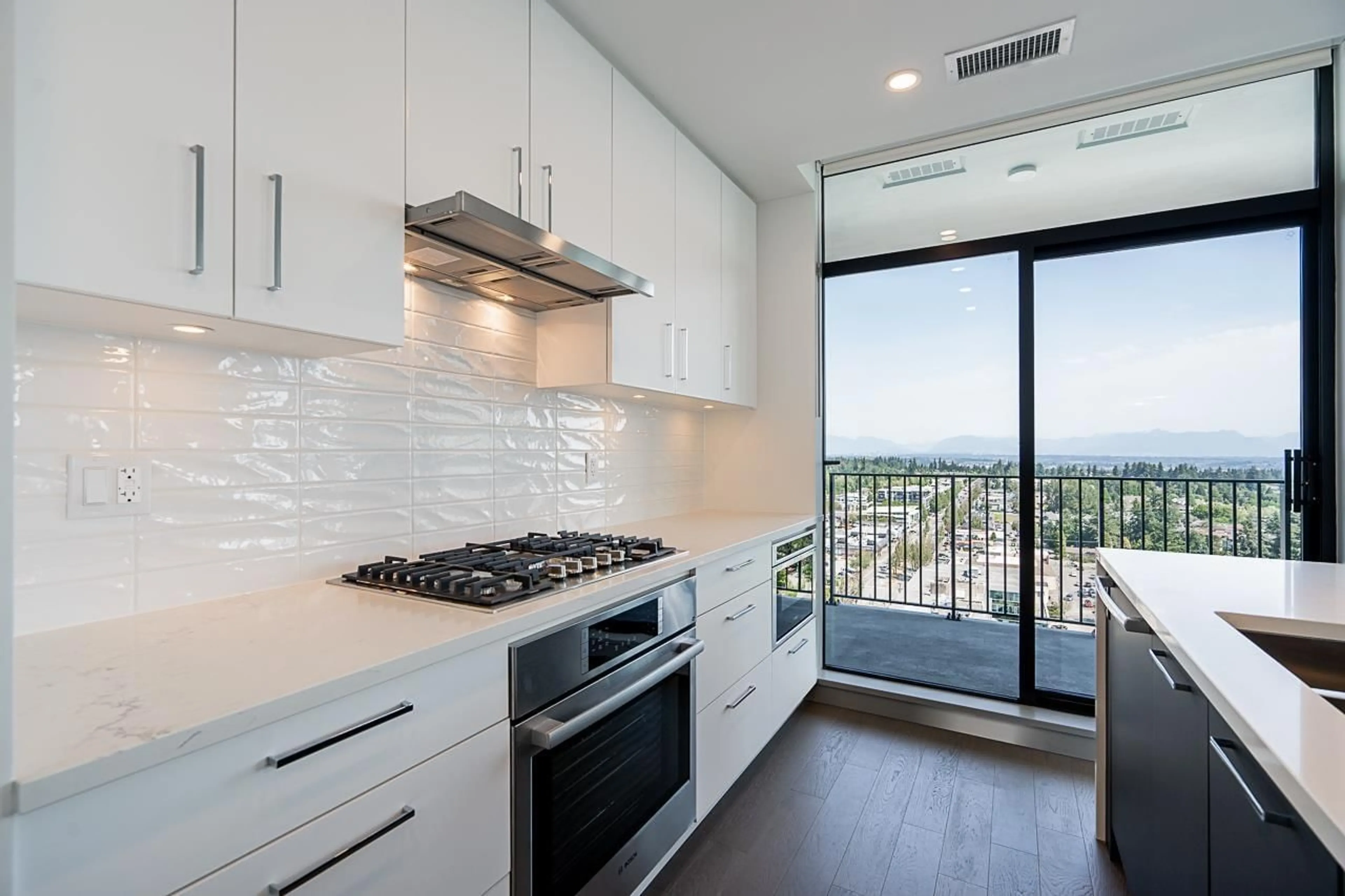 Contemporary kitchen, ceramic floors for 1802 1588 JOHNSTON ROAD, White Rock British Columbia V4B0C5