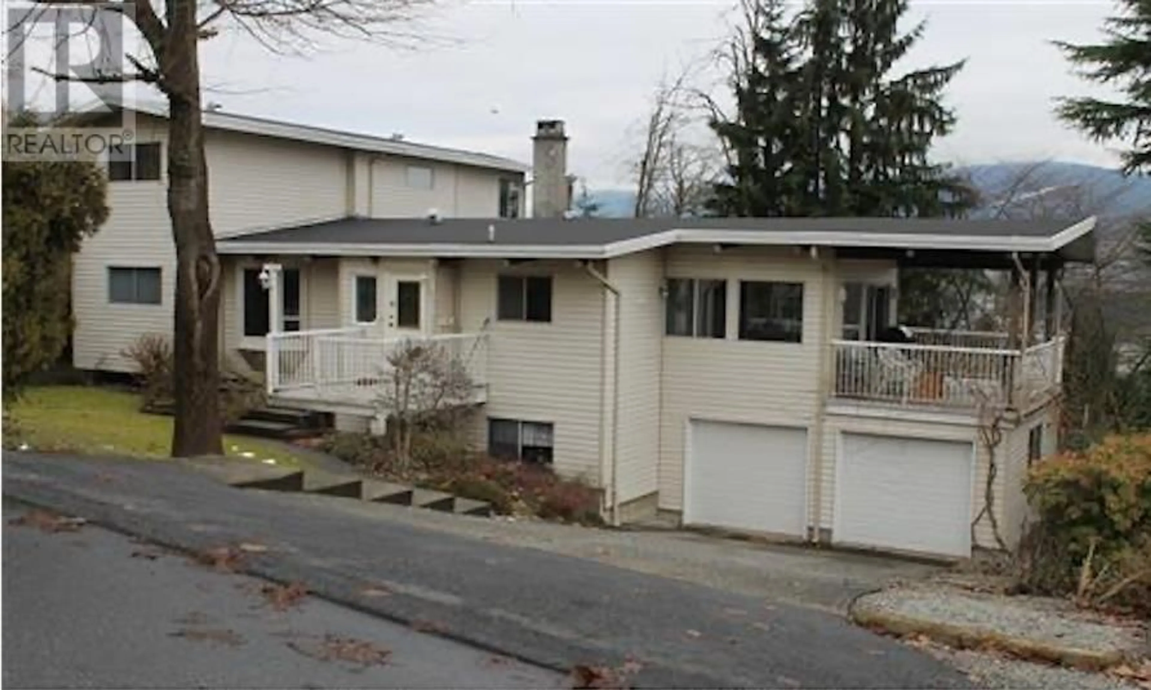 Home with vinyl exterior material, street for 830 RANCH PARK WAY, Coquitlam British Columbia V3C2H3
