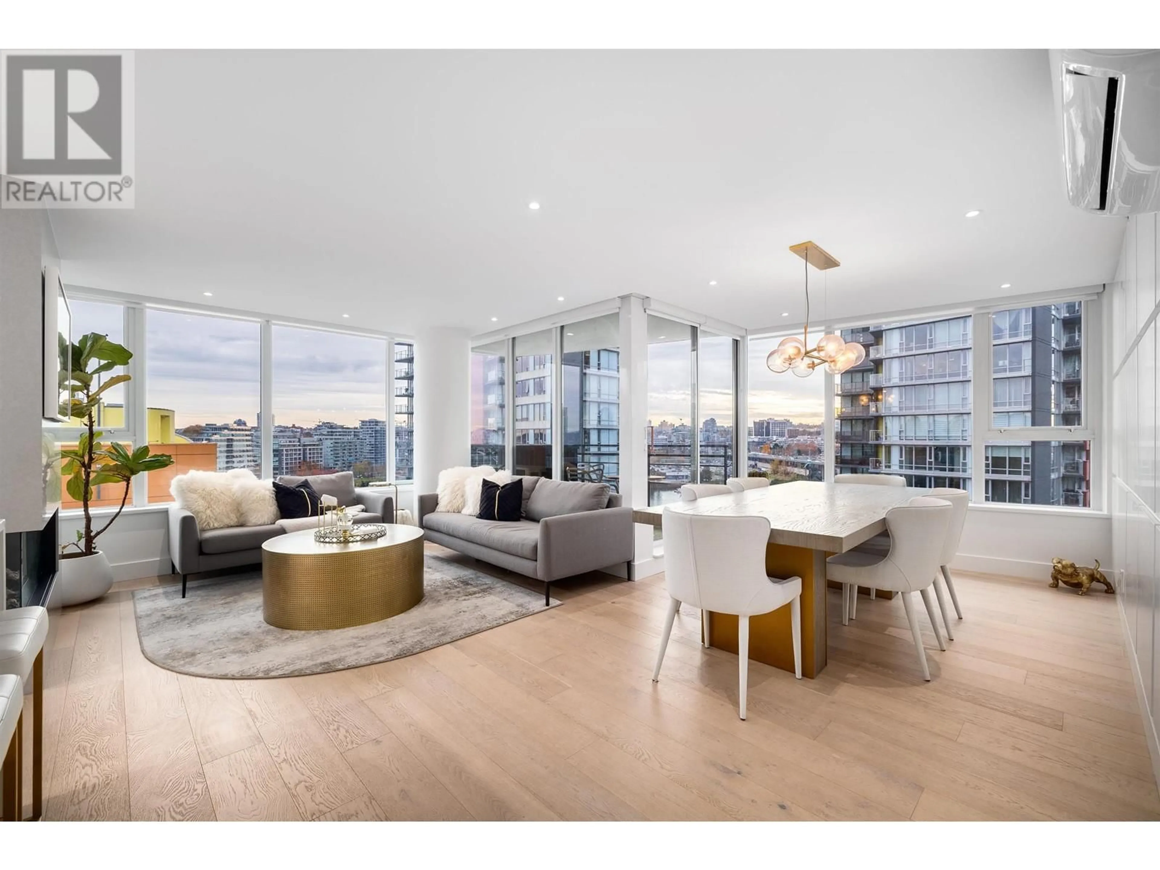 Living room, wood floors for 1603 33 SMITHE STREET, Vancouver British Columbia V6B0B5