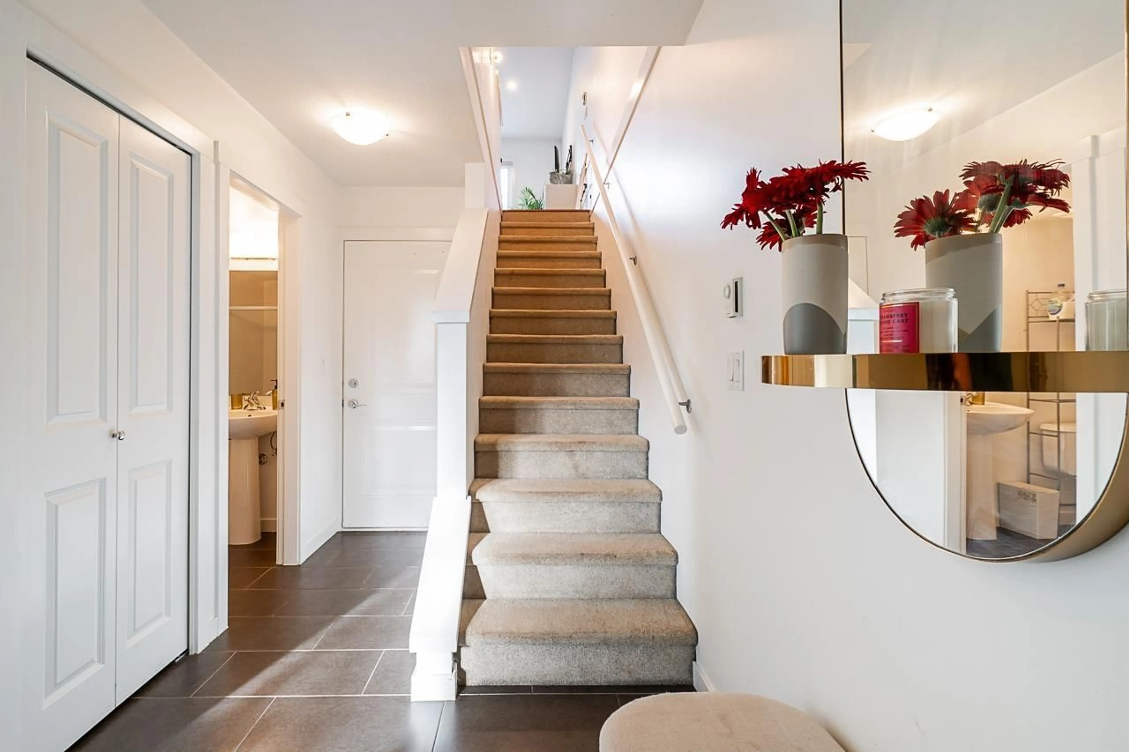 Stairs for 16 7348 192A STREET, Surrey British Columbia V4N6J2