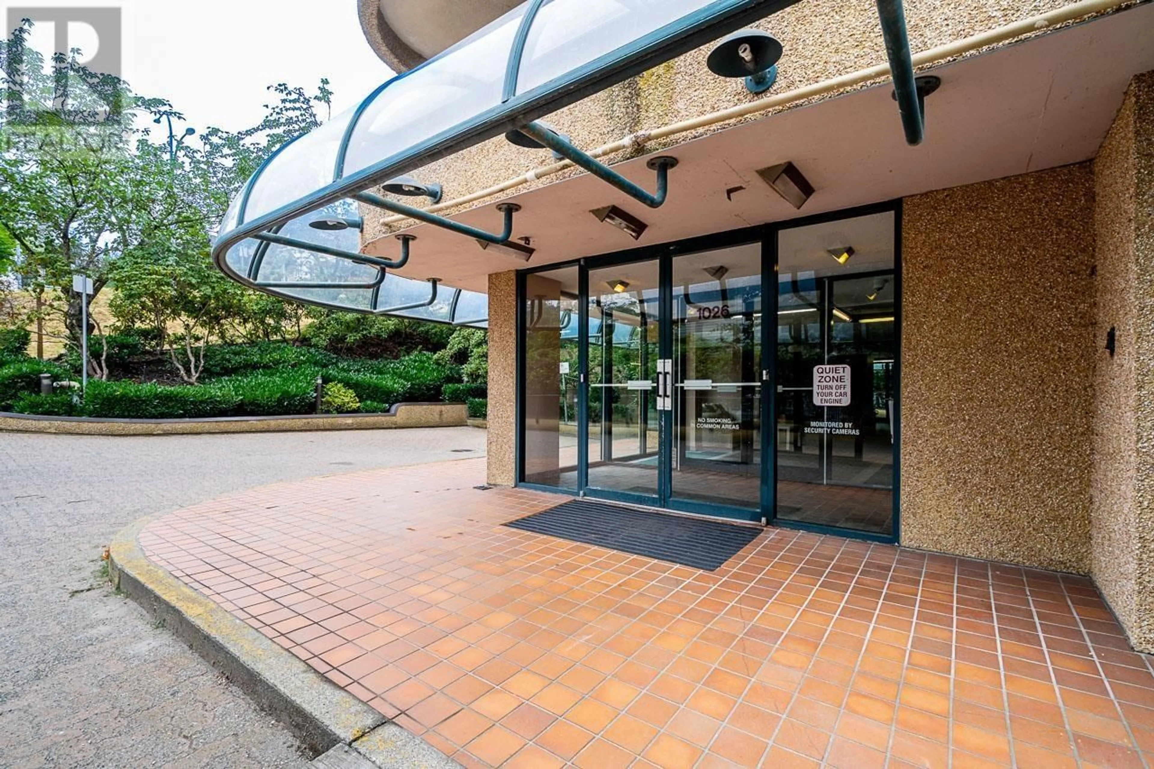 Indoor foyer for 605 1026 QUEENS AVENUE, New Westminster British Columbia V3M6B2