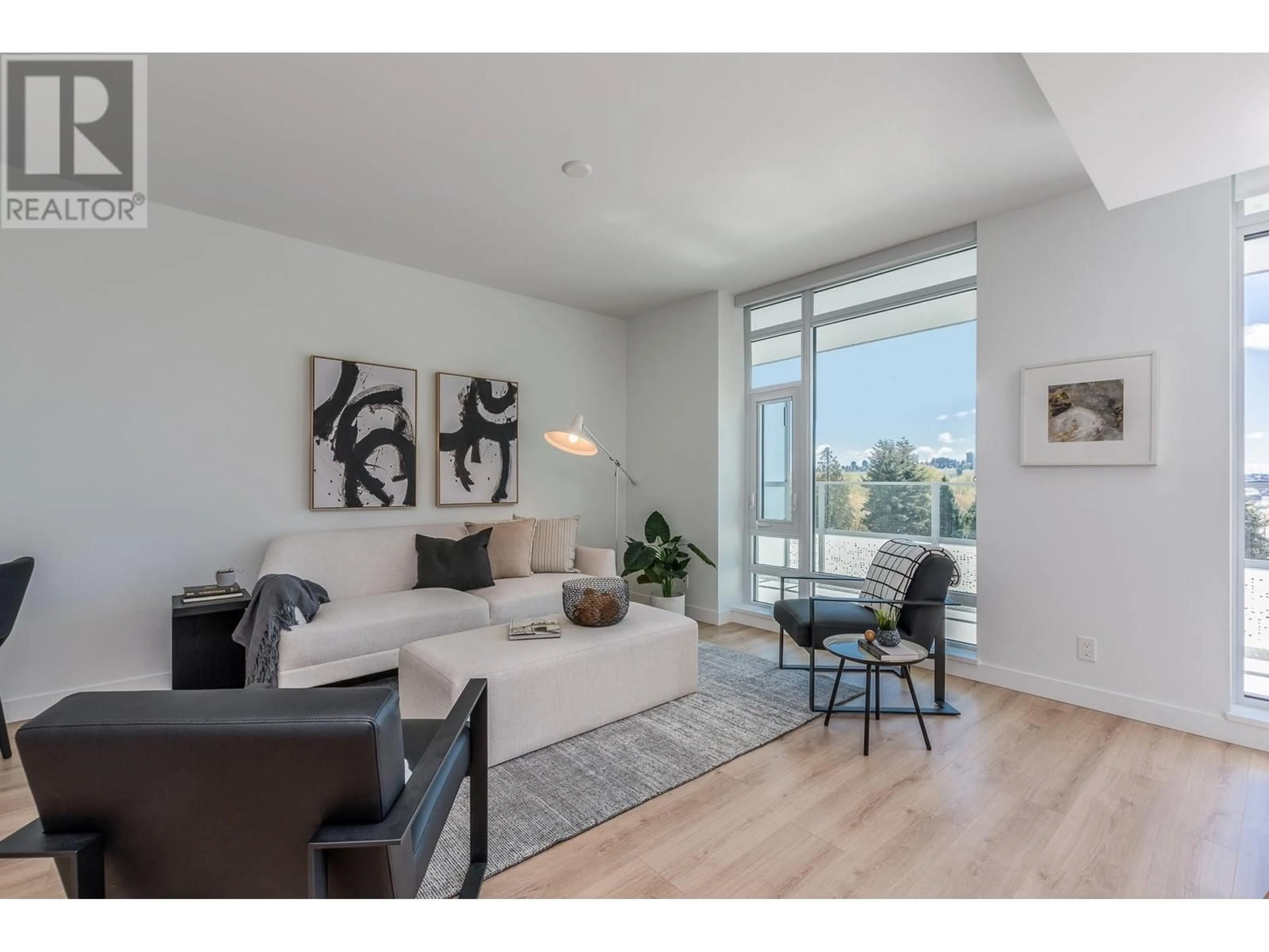 Living room, wood floors for 612 1500 FERN STREET, North Vancouver British Columbia V7J1H6