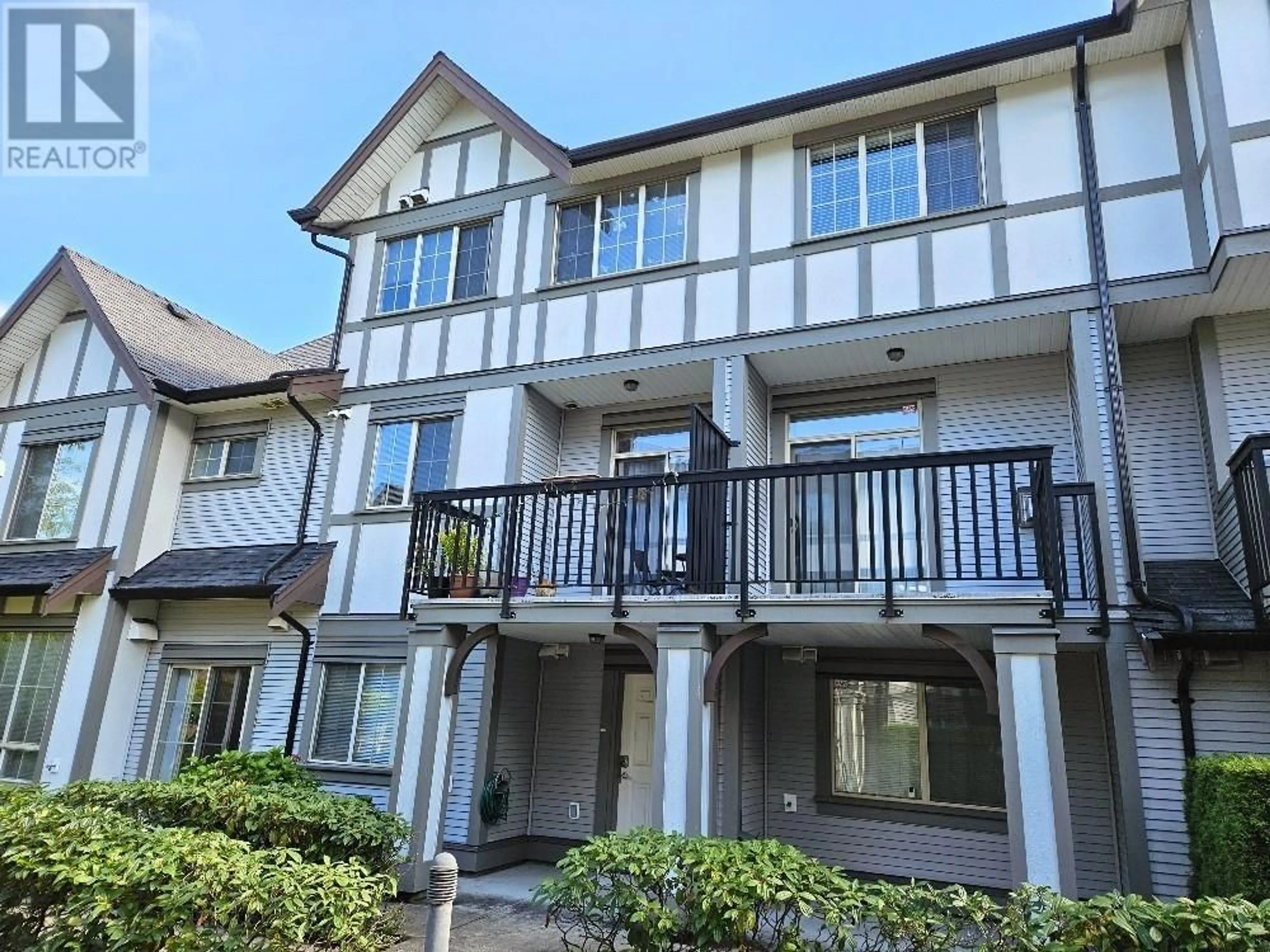 A pic from exterior of the house or condo, the front or back of building for 25 9688 KEEFER AVENUE, Richmond British Columbia V6Y0B6