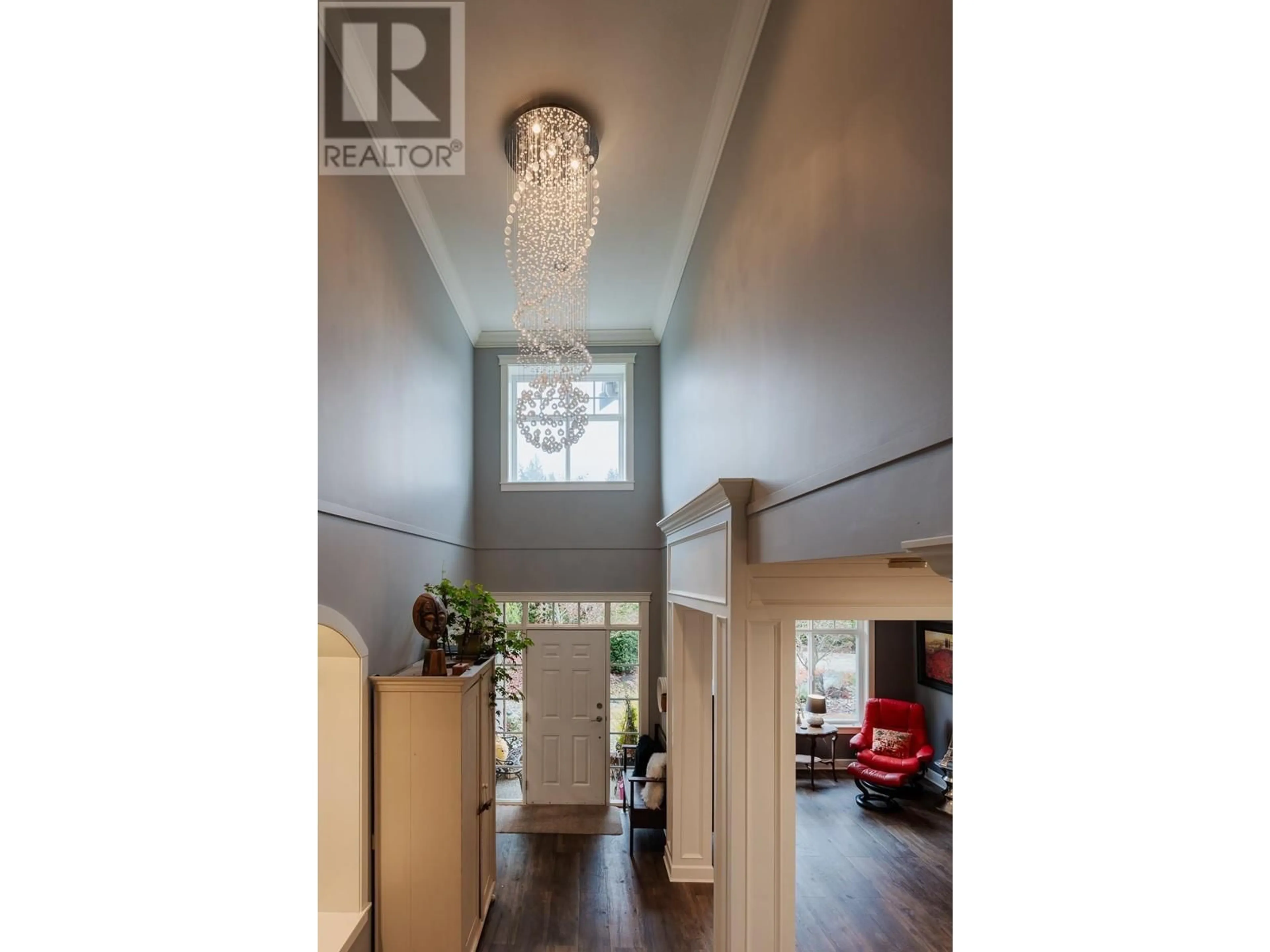 Indoor foyer, wood floors for 6152 HIGHMOOR PLACE, Sechelt British Columbia V7Z0L1