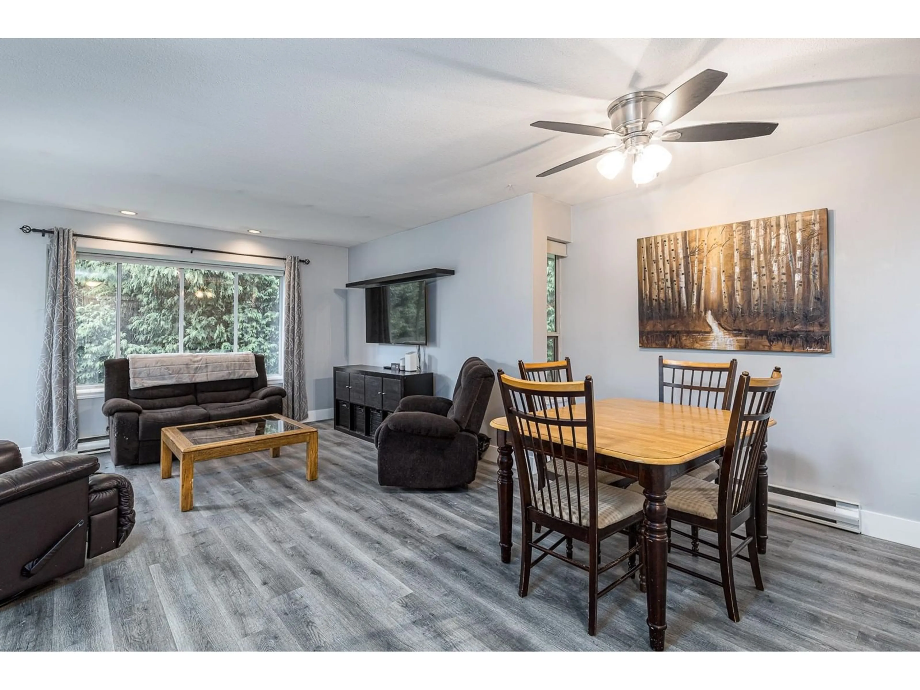 Living room, wood floors for 906 1750 MCKENZIE ROAD, Abbotsford British Columbia V2S3Z3