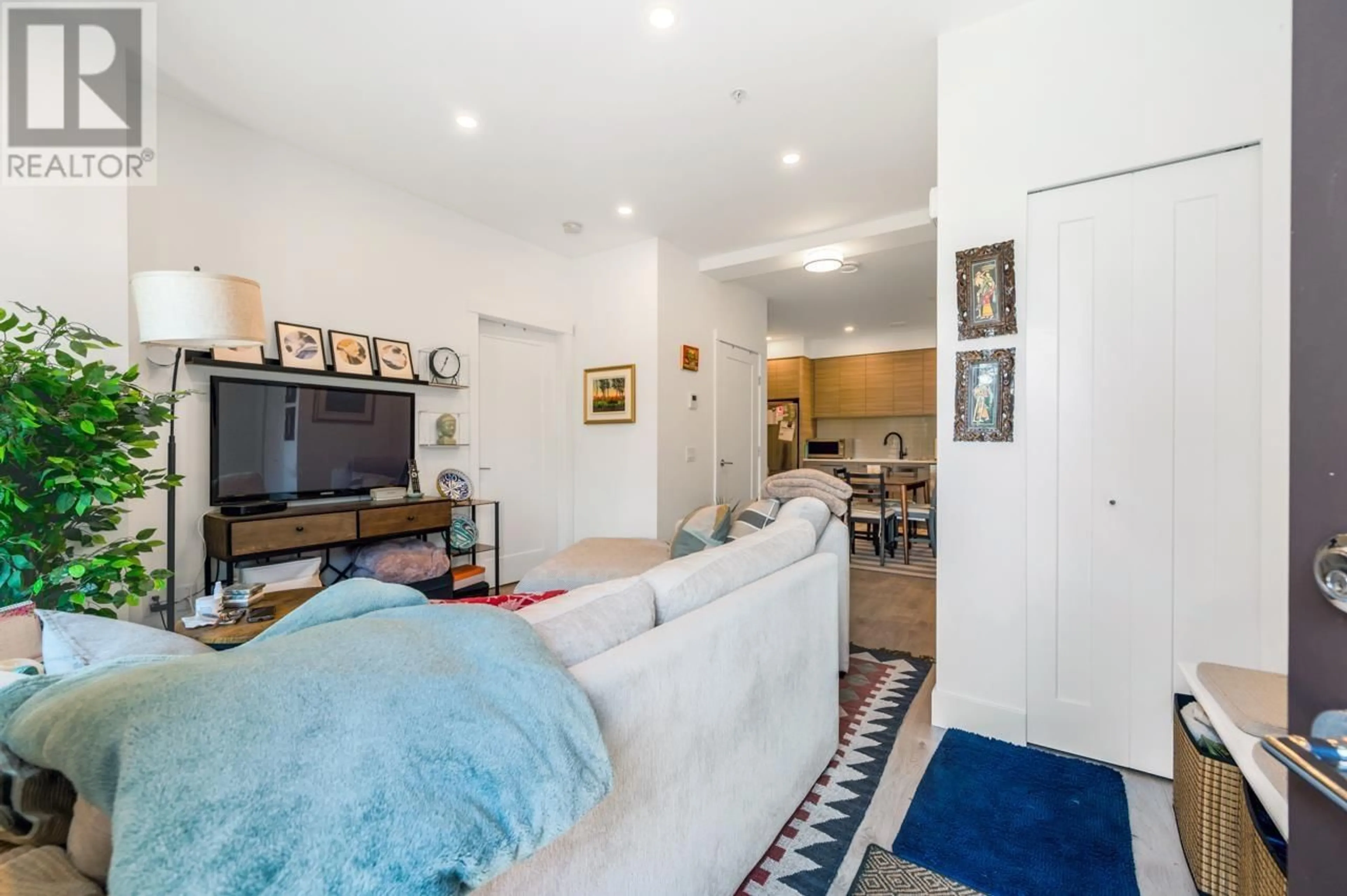 Living room, wood floors for 3 8888 SPIRES ROAD, Richmond British Columbia V6Y0L9