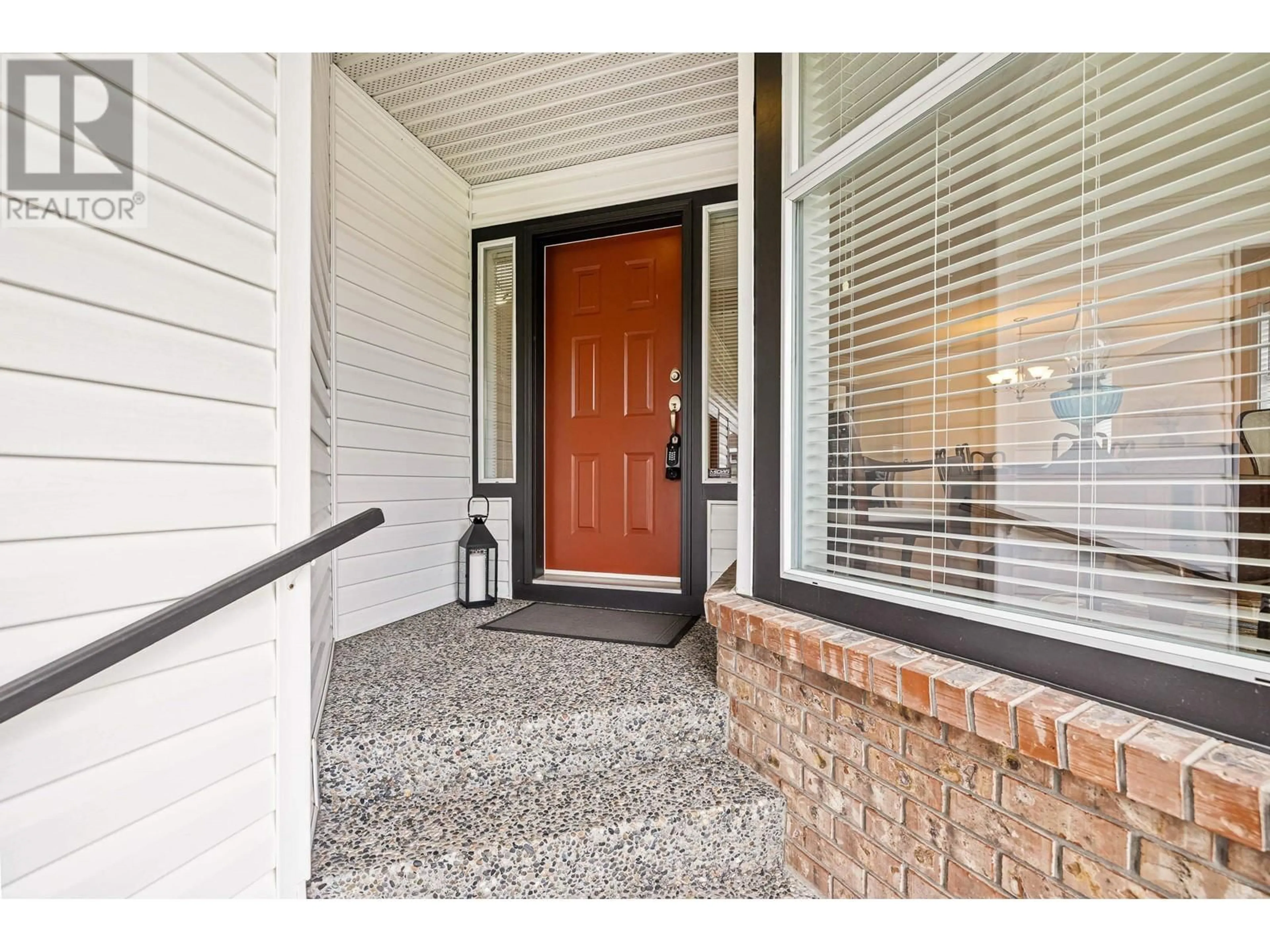 Indoor entryway, wood floors for 2670 FORTRESS DRIVE, Port Coquitlam British Columbia V3C6E3