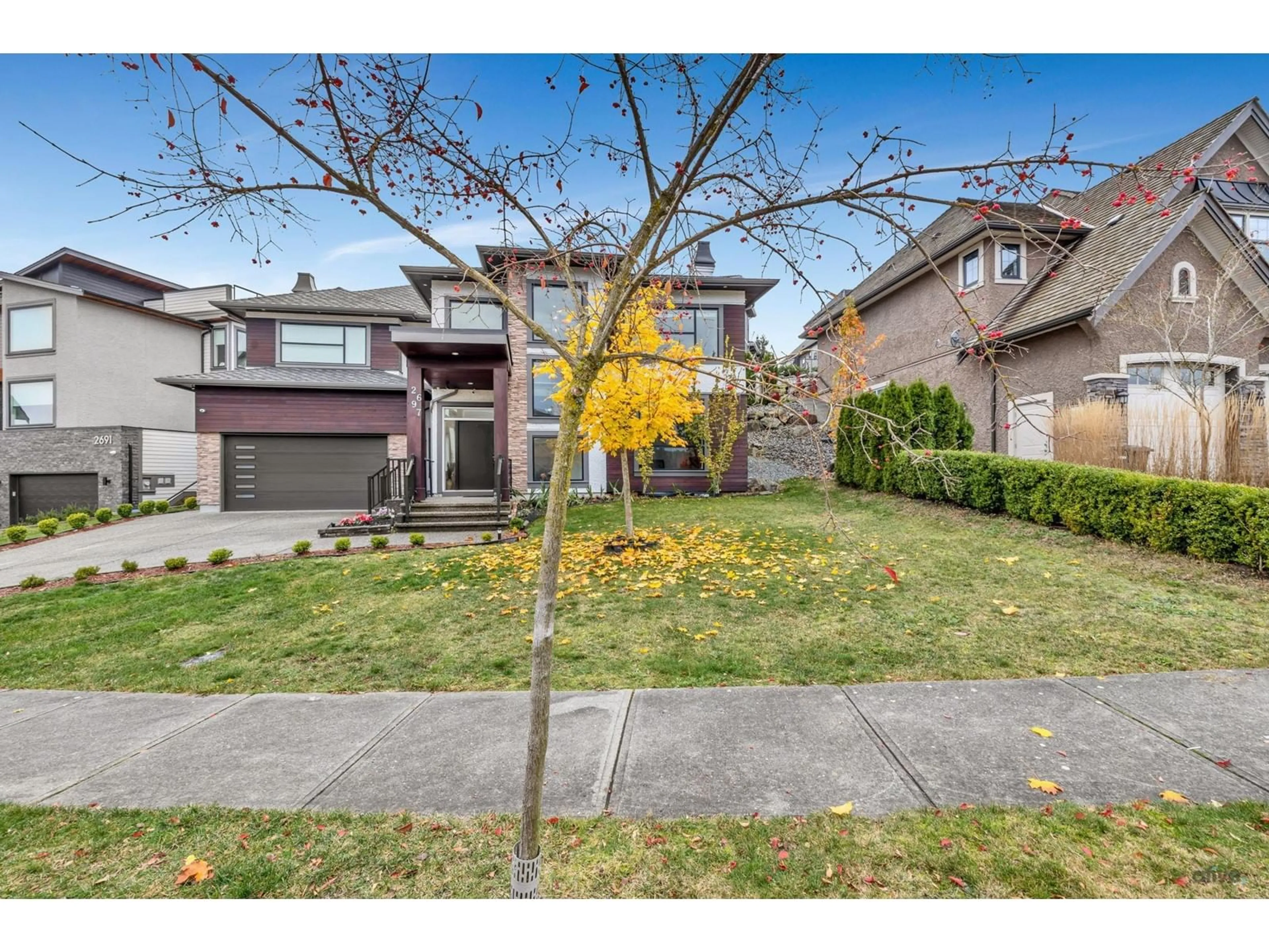 Frontside or backside of a home, the street view for 2697 AQUILA DRIVE, Abbotsford British Columbia V3G0C7