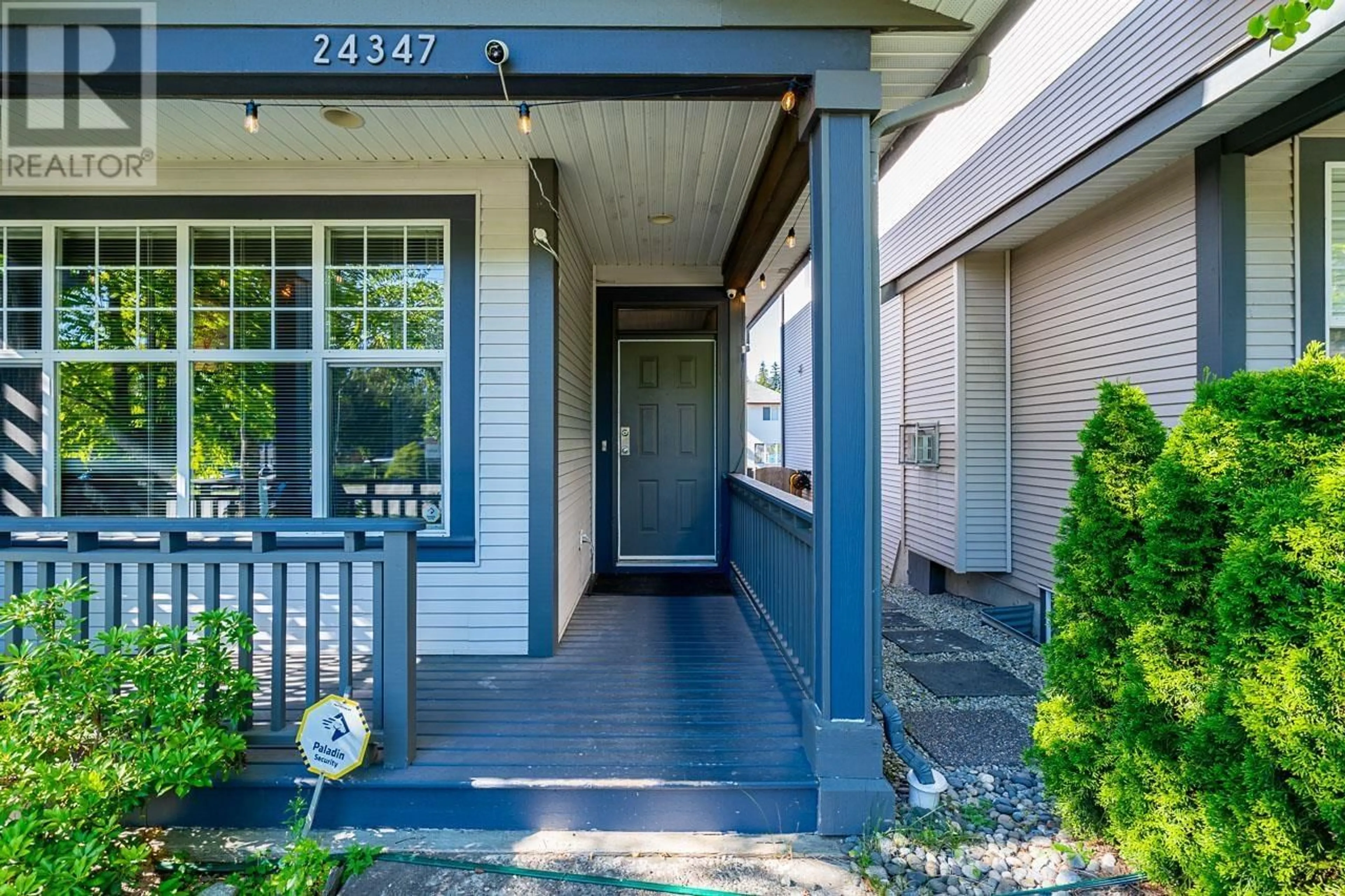 Indoor entryway, wood floors for 24347 102 AVENUE, Maple Ridge British Columbia V2W1X9