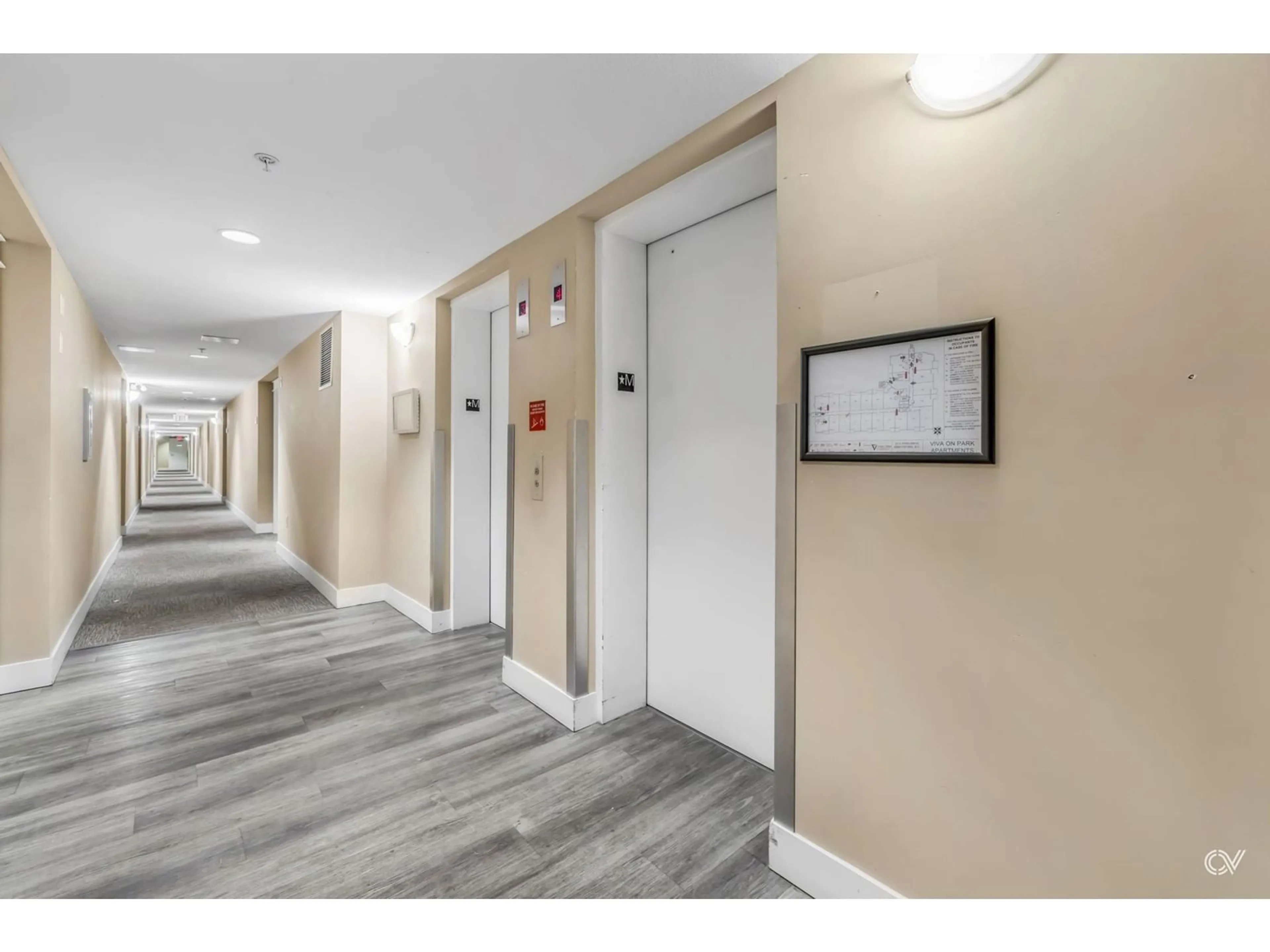 Indoor foyer, wood floors for 114 2515 PARK DRIVE, Abbotsford British Columbia V2S0B2