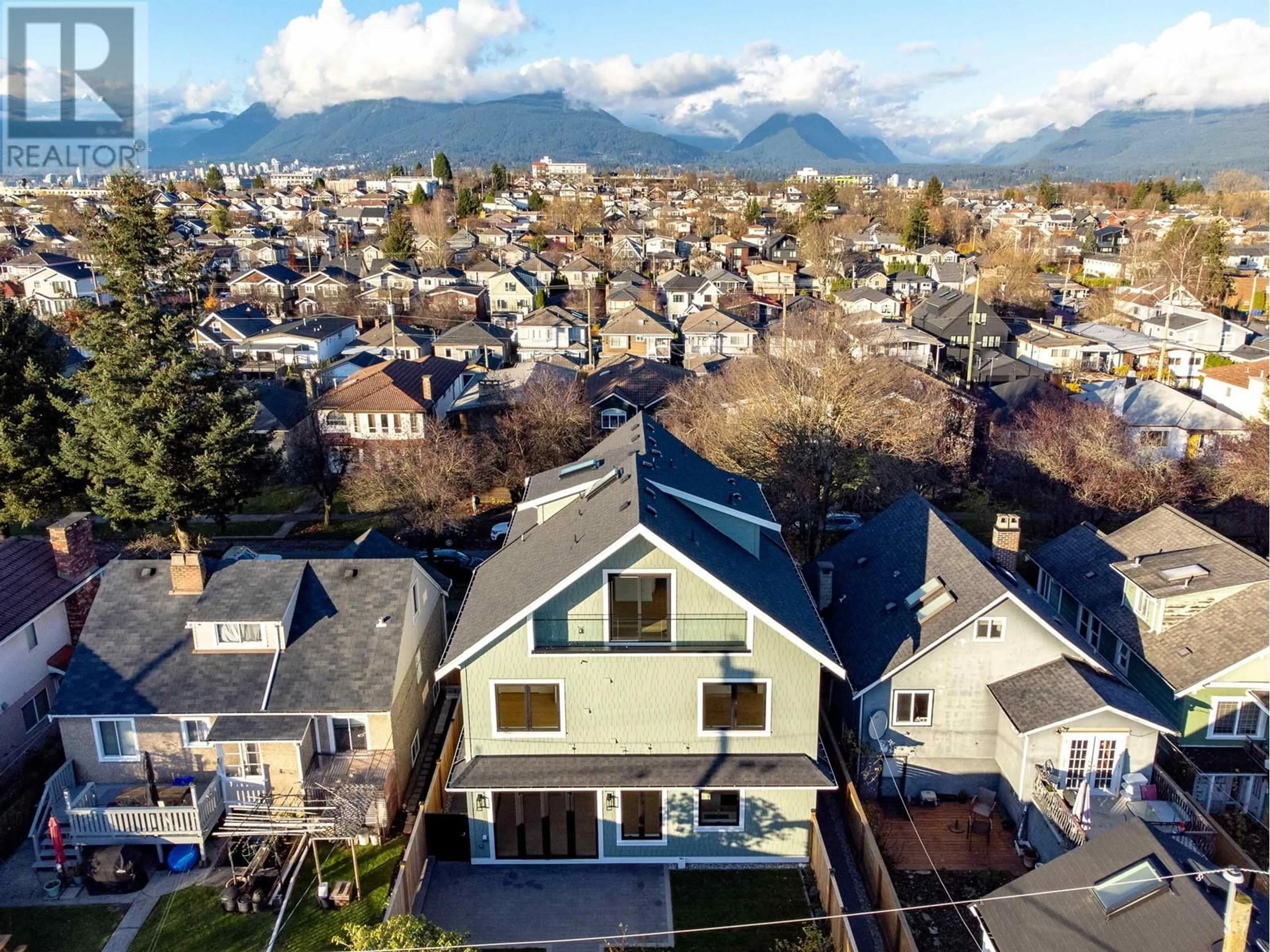 Frontside or backside of a home, the street view for 1 2740 NAPIER STREET, Vancouver British Columbia V5K2W8