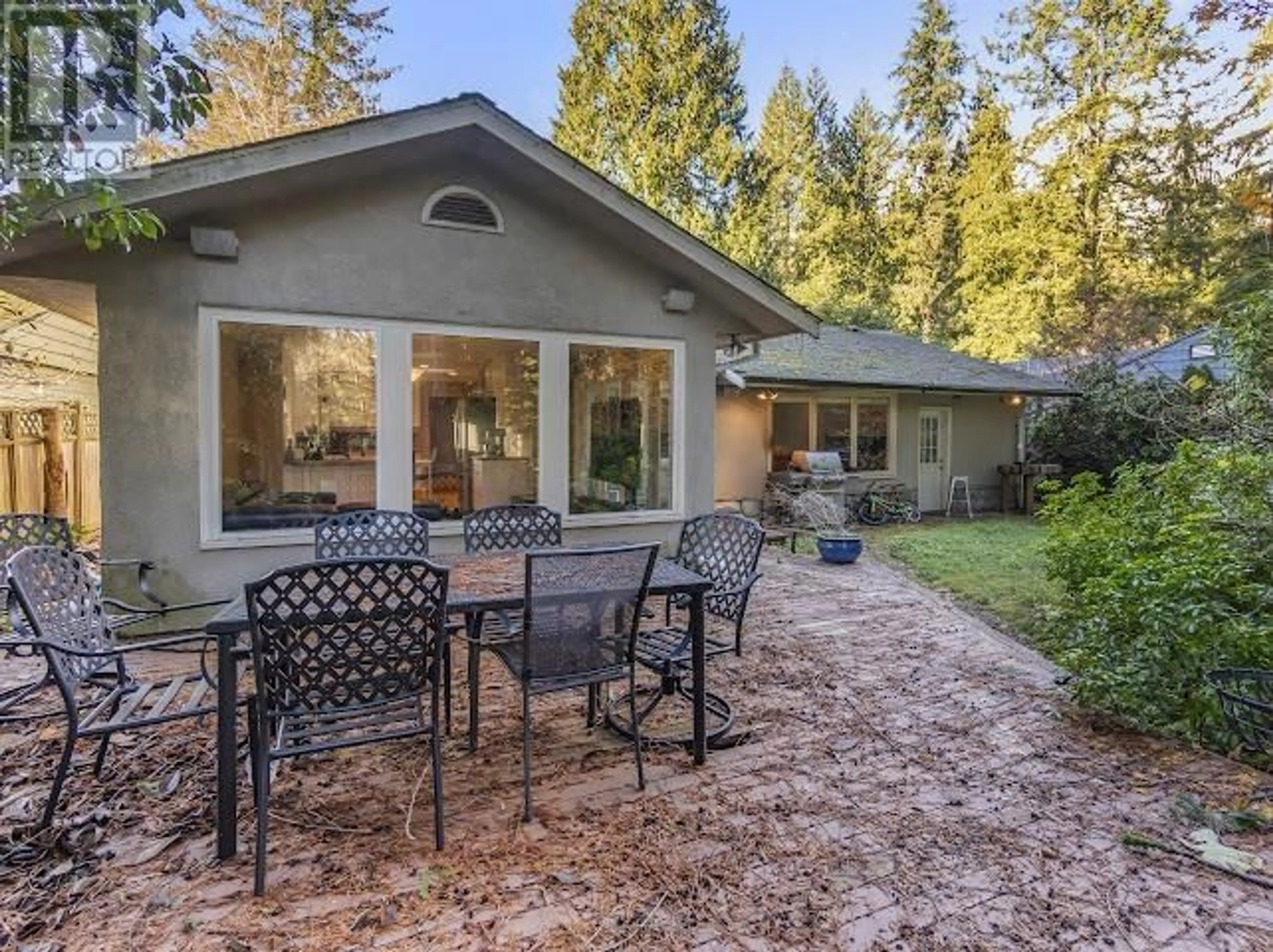 Patio, cottage for 4025 SUNSET BOULEVARD, North Vancouver British Columbia V7R3Y6