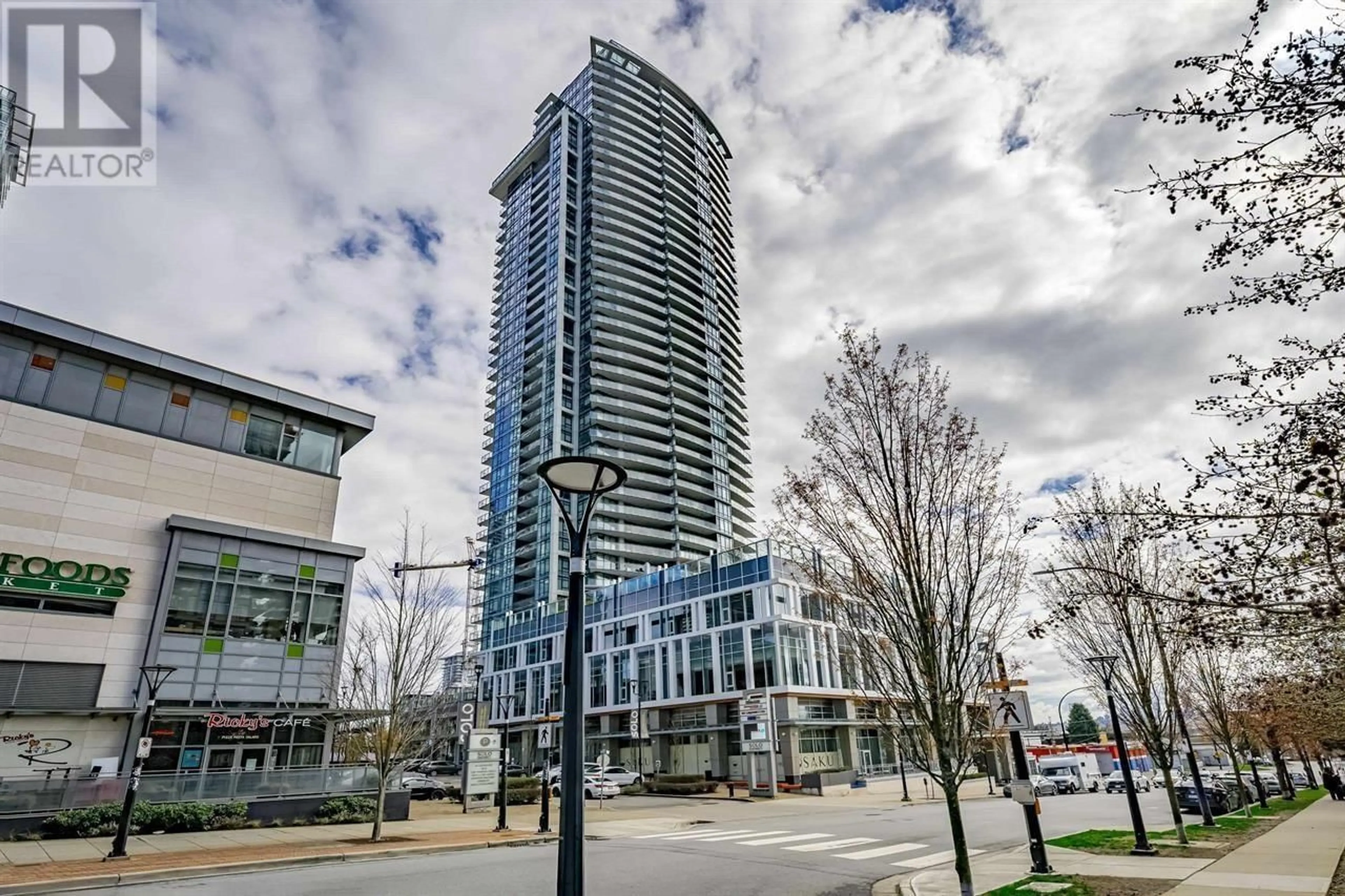 A pic from exterior of the house or condo, the street view for 1405 2085 SKYLINE COURT, Burnaby British Columbia V5C0M6