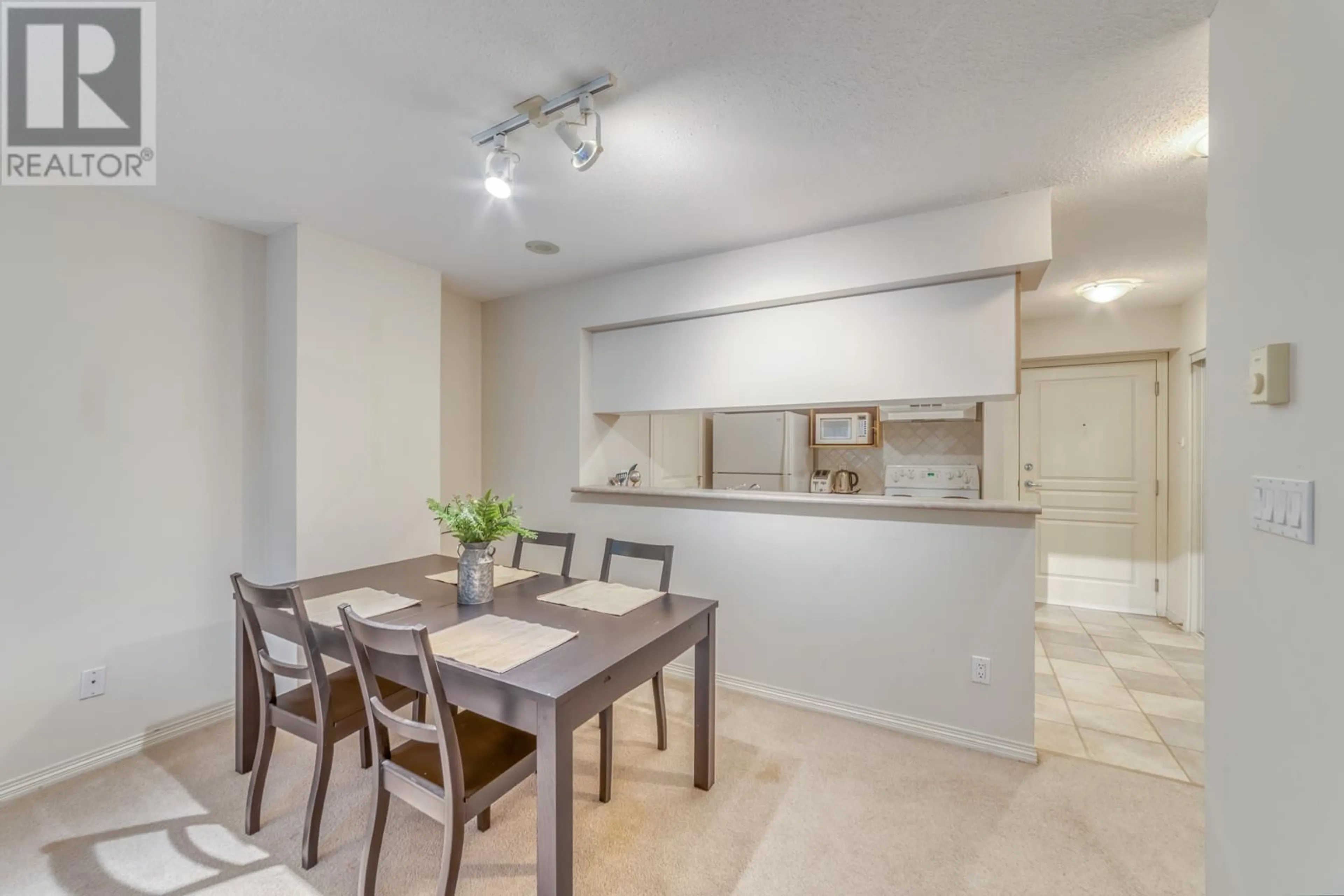 Dining room, wood floors for 1205 5639 HAMPTON PLACE, Vancouver British Columbia V6T2H6