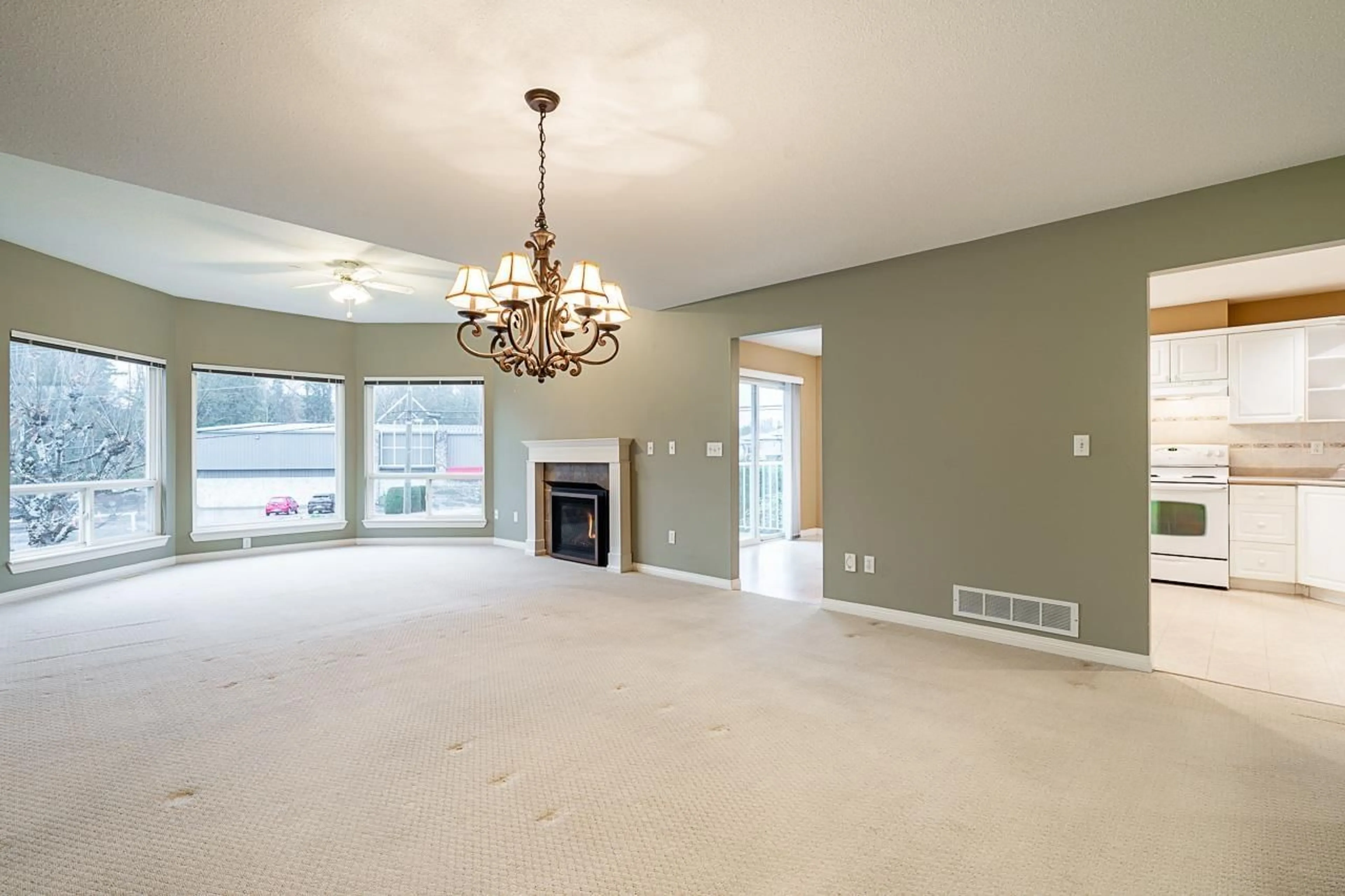 A pic of a room, carpet floors for 22 32777 CHILCOTIN DRIVE, Abbotsford British Columbia V2T5W4