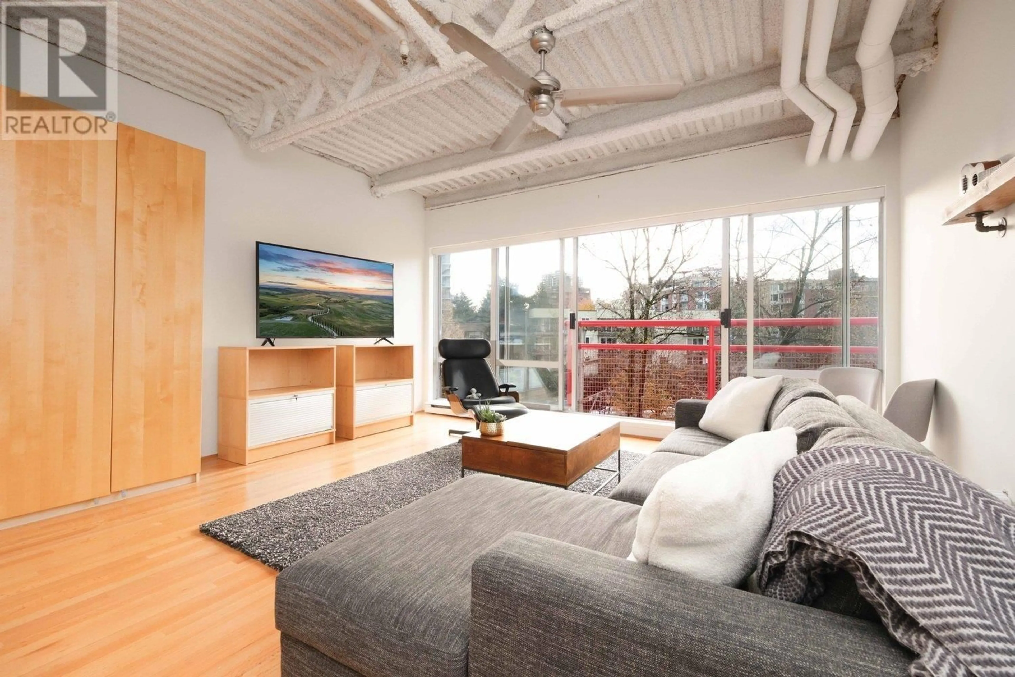 Living room, wood floors for 401 350 E 2ND AVENUE, Vancouver British Columbia V5T4R8