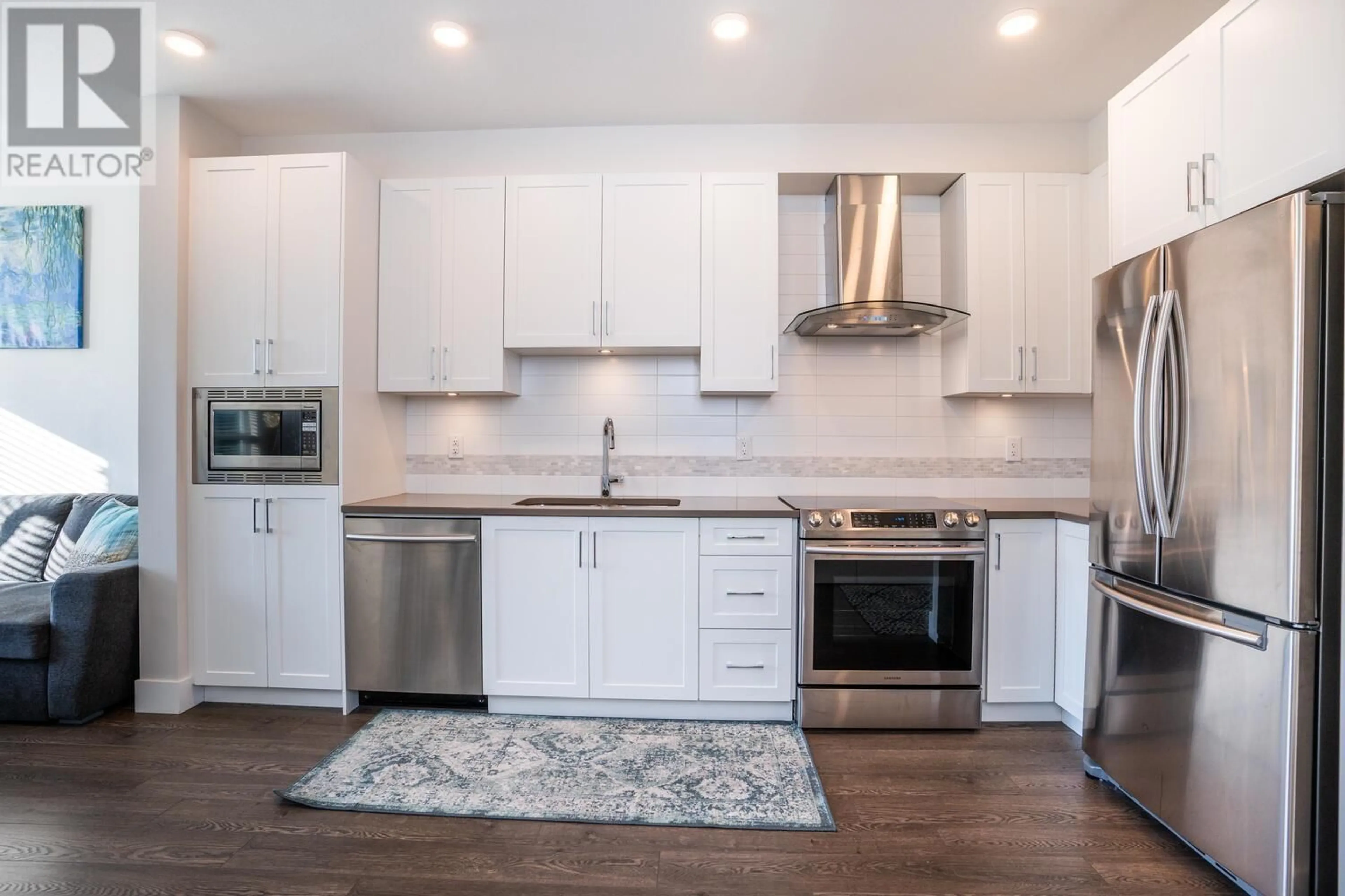 Open concept kitchen for 313 4690 HAWK LANE, Tsawwassen British Columbia V4M0C4