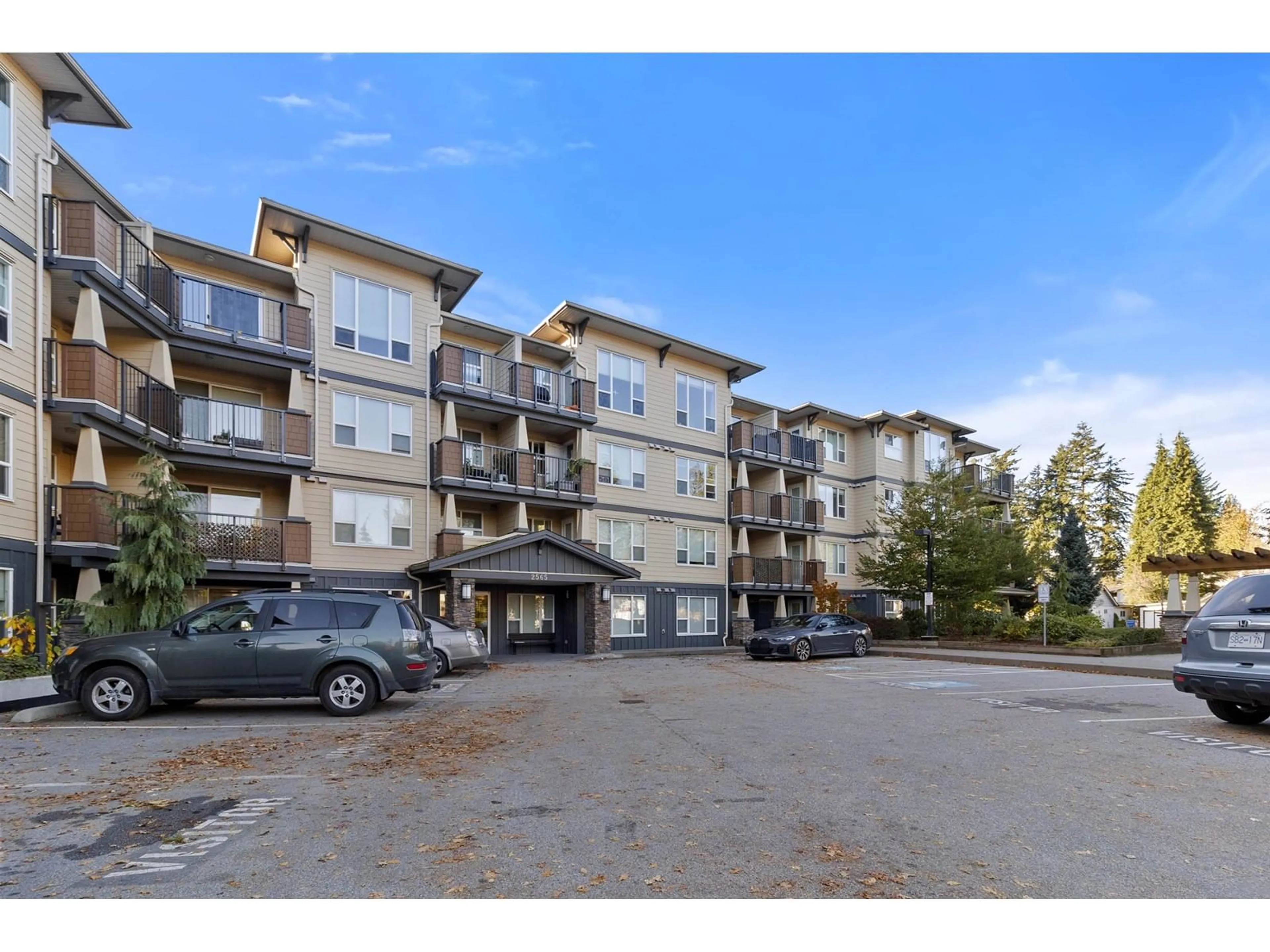 A pic from exterior of the house or condo, the street view for 222 2565 CAMPBELL AVENUE, Abbotsford British Columbia V2S0E3