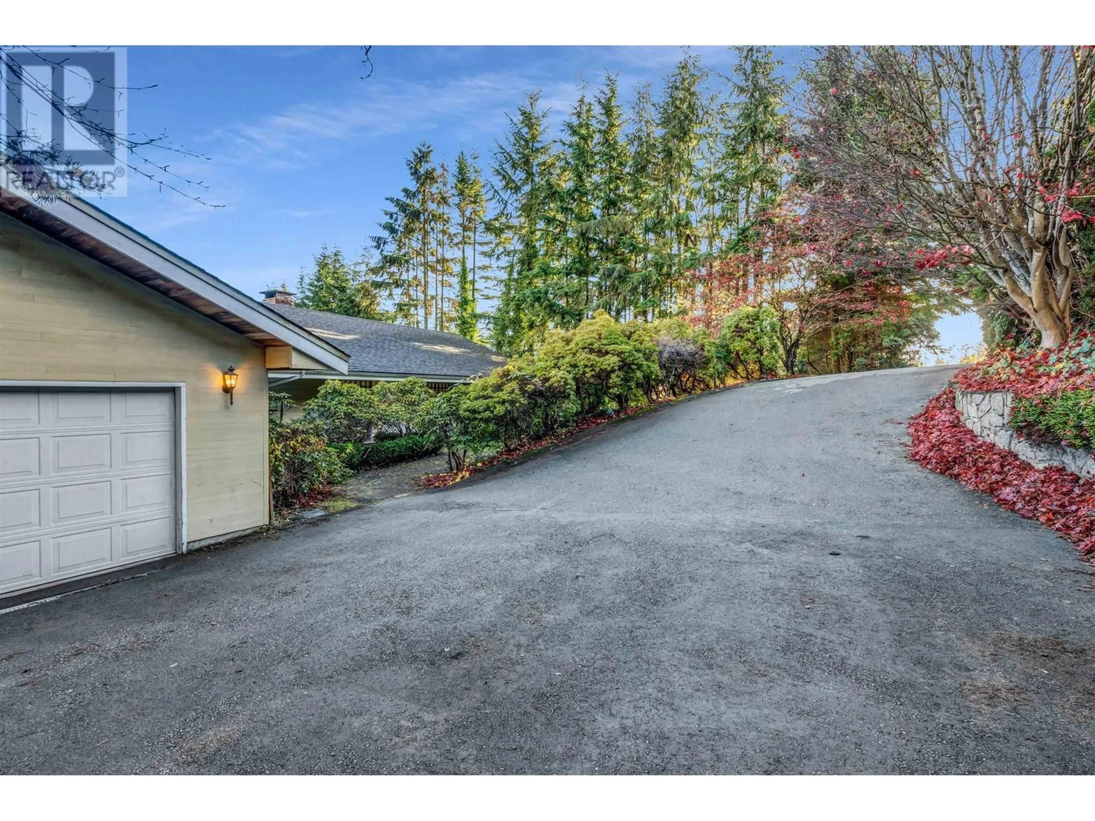 Frontside or backside of a home, the fenced backyard for 630 ST. ANDREWS ROAD, West Vancouver British Columbia V7S1V6