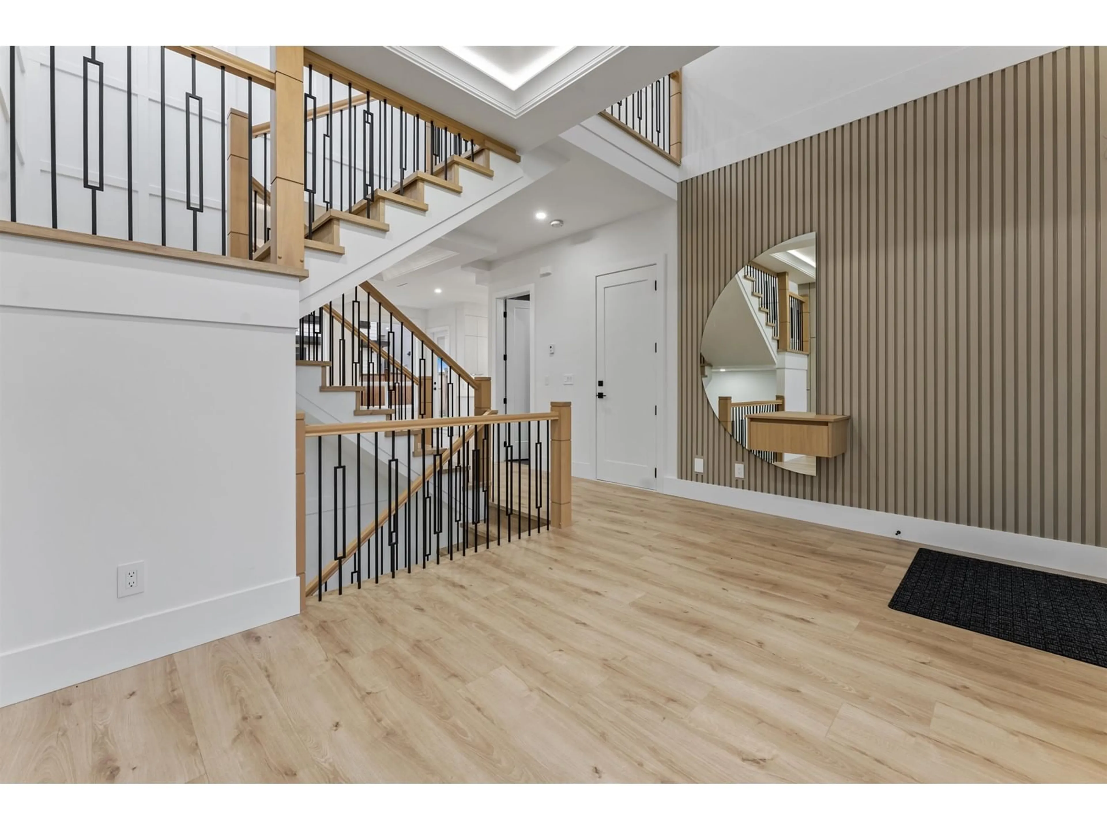 Indoor entryway, wood floors for 7137 204A STREET, Langley British Columbia V2Y3S7