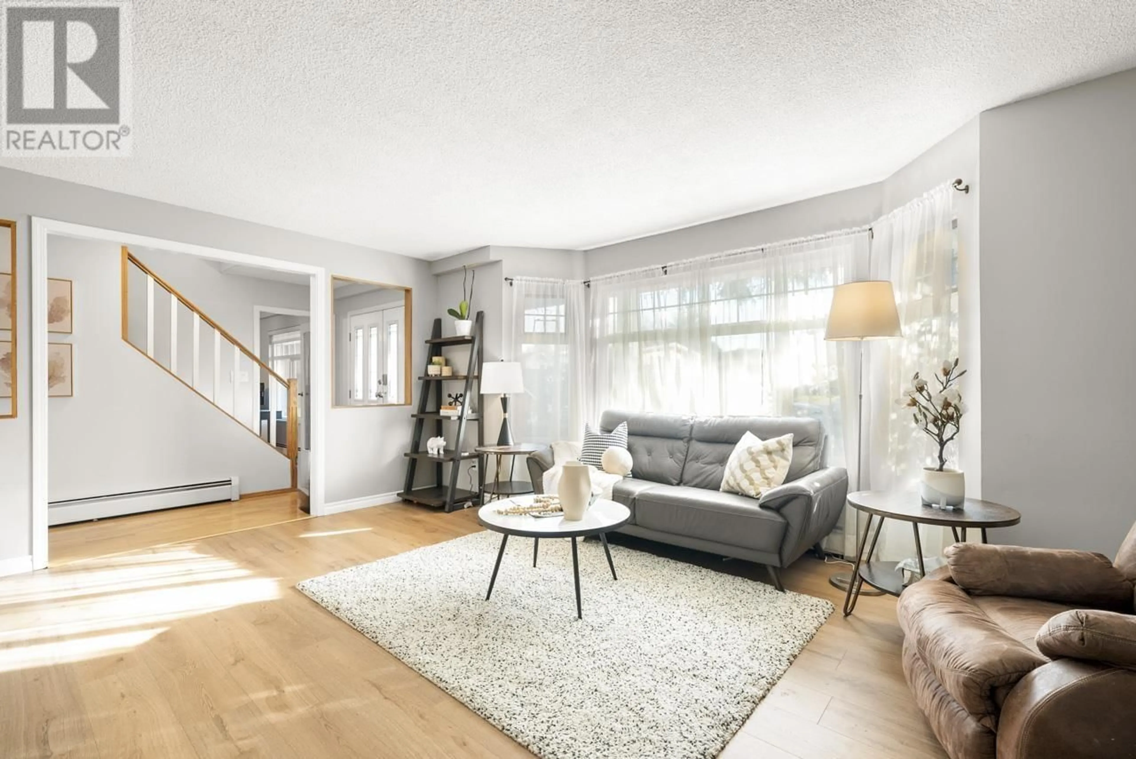 Living room, wood floors for 10411 HOGARTH DRIVE, Richmond British Columbia V7E3Z7