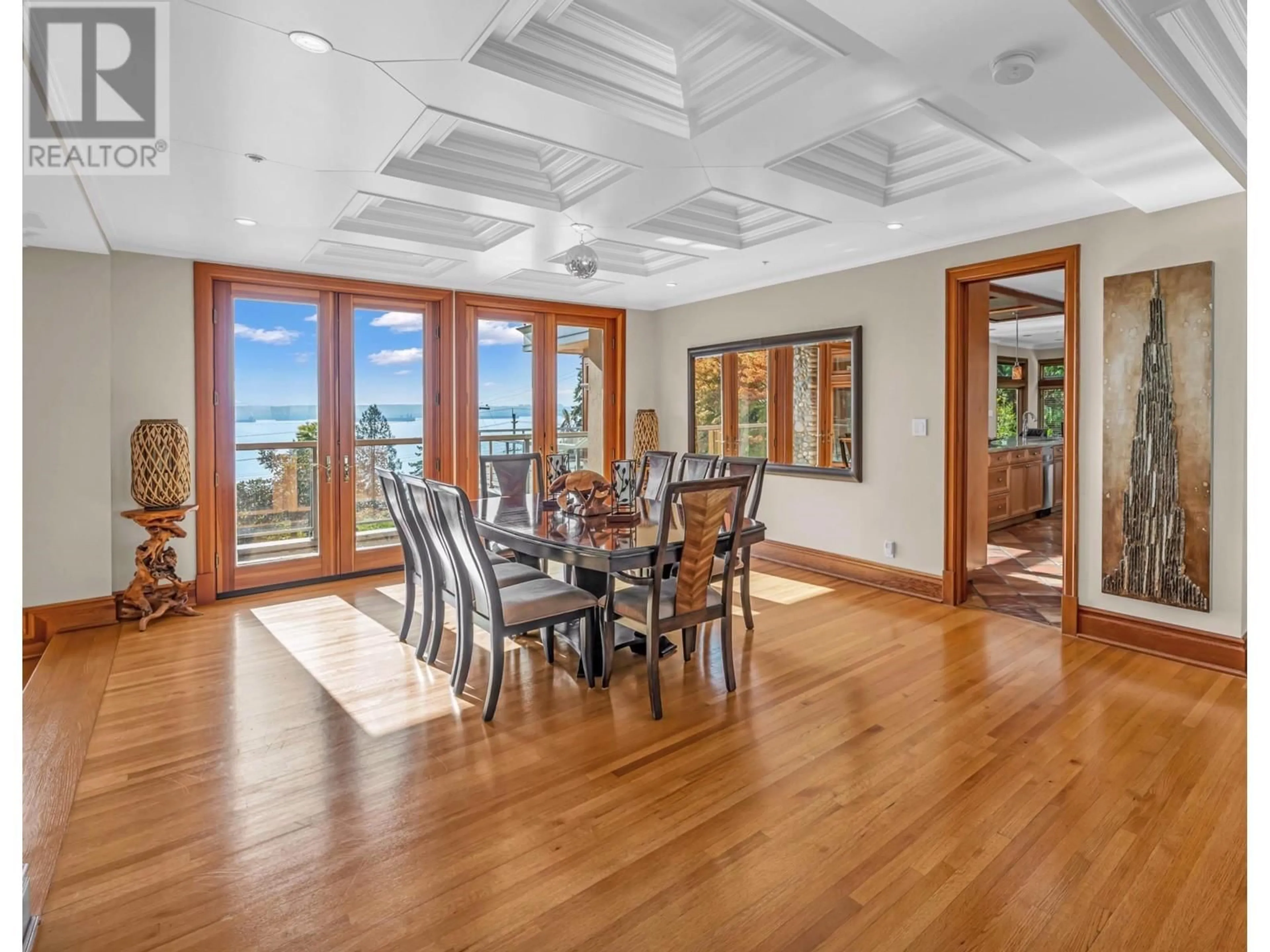Dining room, wood/laminate floor for 3285 DICKINSON CRESCENT, West Vancouver British Columbia V7V2L4