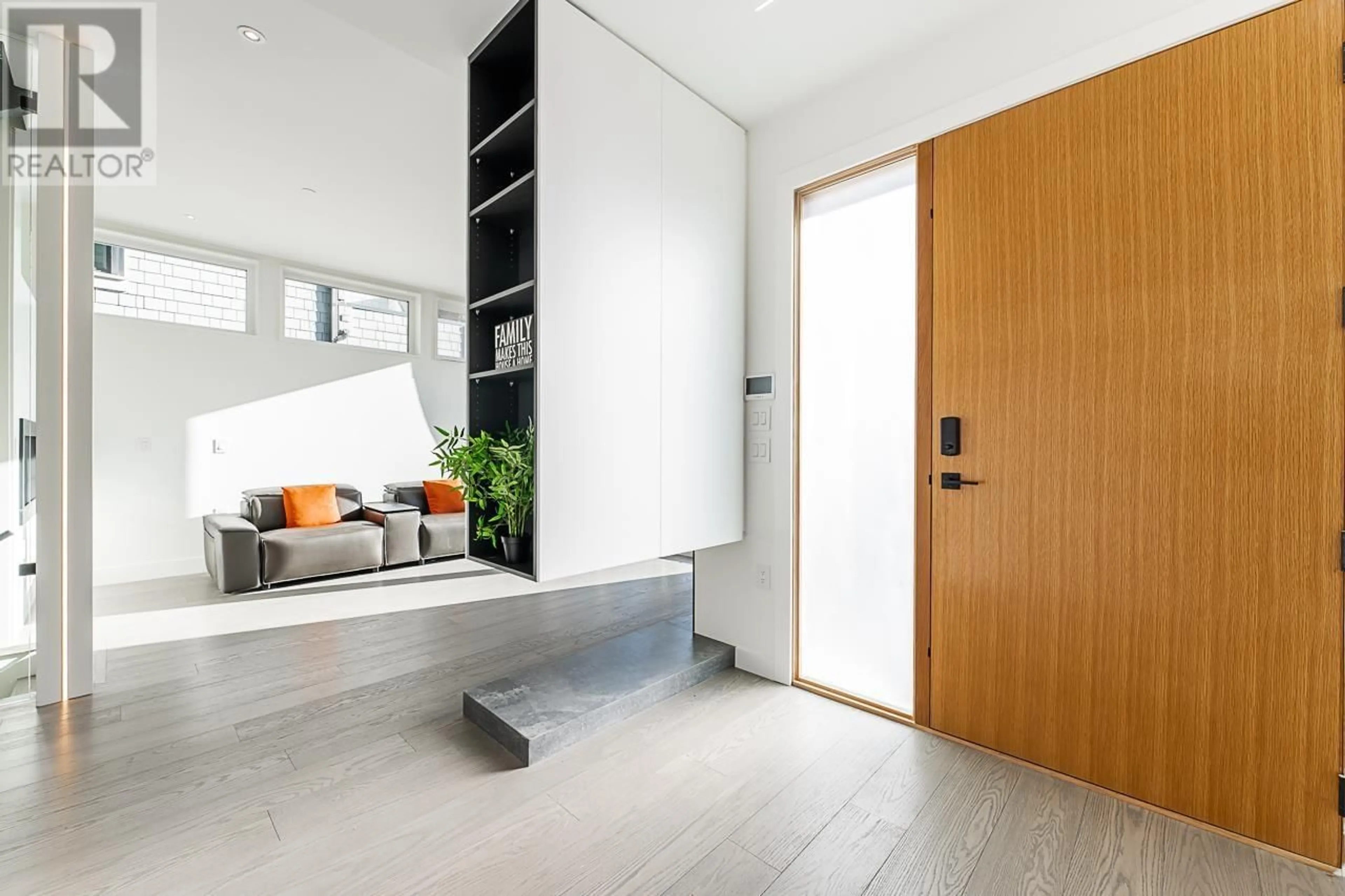 Indoor entryway for 3941 24TH AVENUE, Vancouver British Columbia V6S1M1